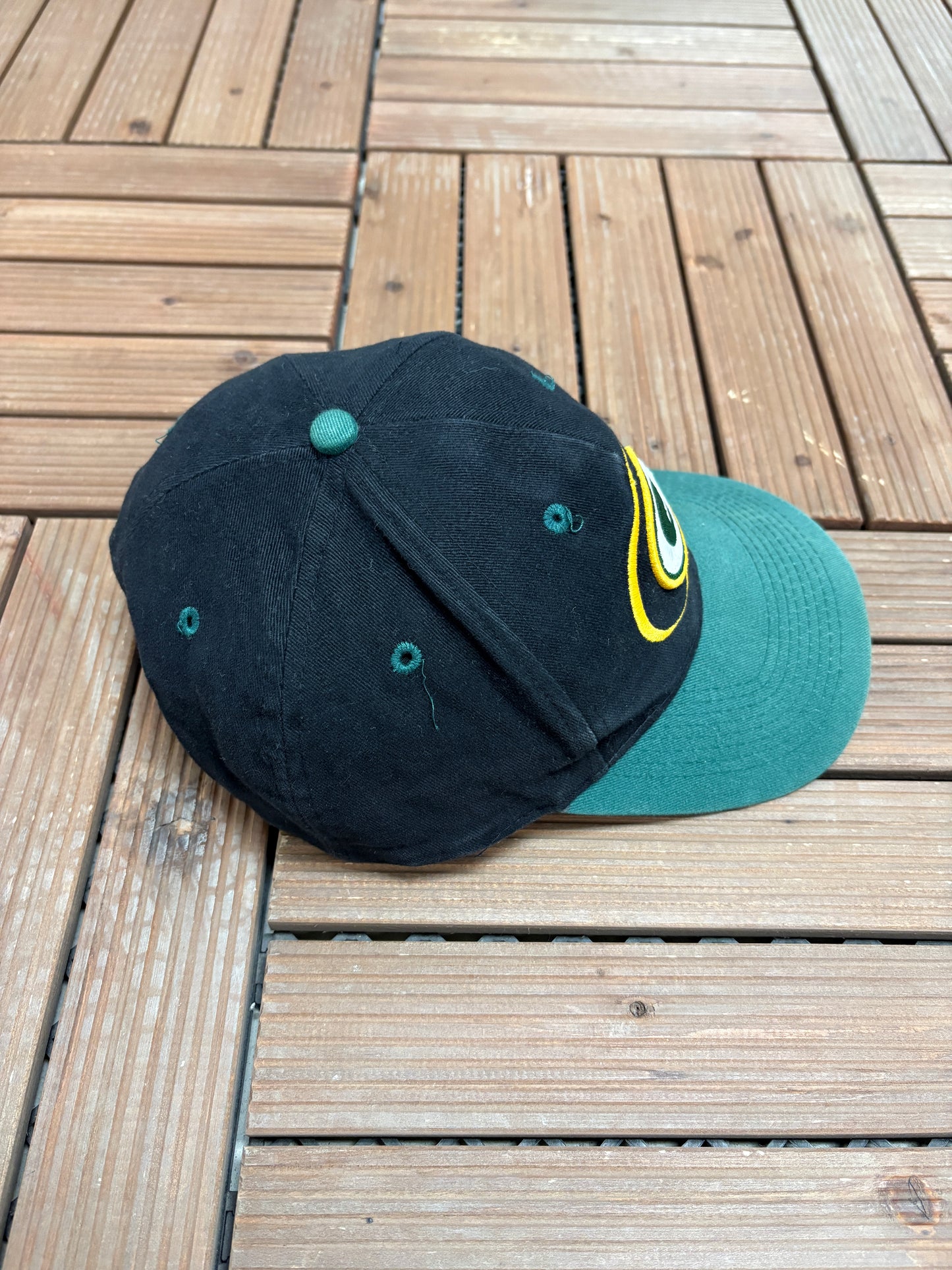 Green Bay Packers Embroidered Graphic Hat | Snap Back | Vintage 1990s NFL Football Black Cap |