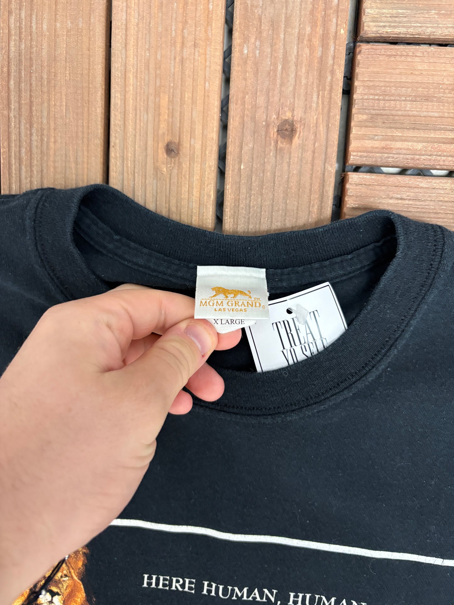 The Lion Habitat At MGM Grand Graphic Tee | Size X-Large | Vintage 1990s Tourist Black T-Shirt |