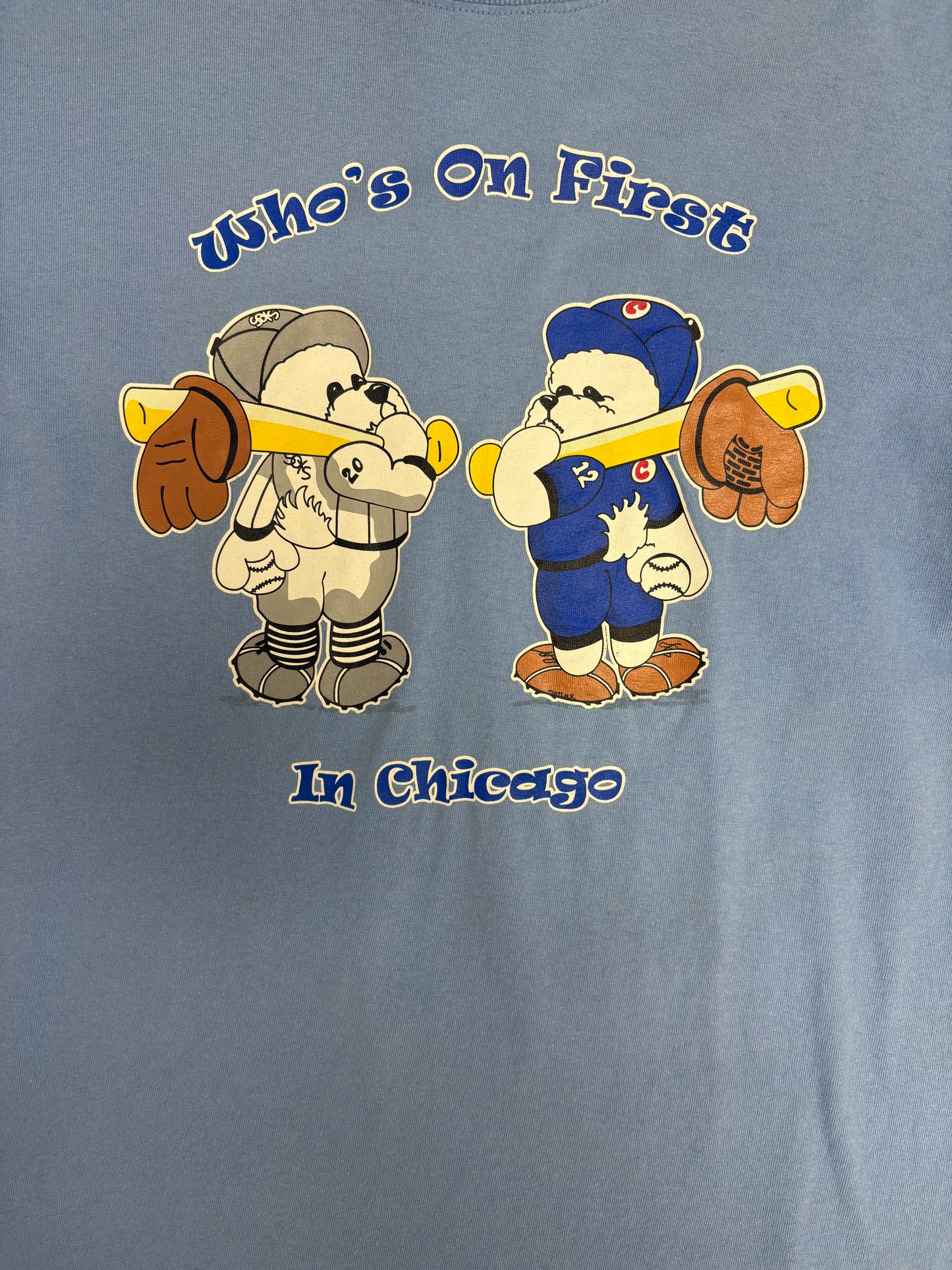 Chicago Cubs vs. Chicago White Sox Graphic Tee | Size Medium | Vintage 2000s MLB Baseball Blue T-Shirt |