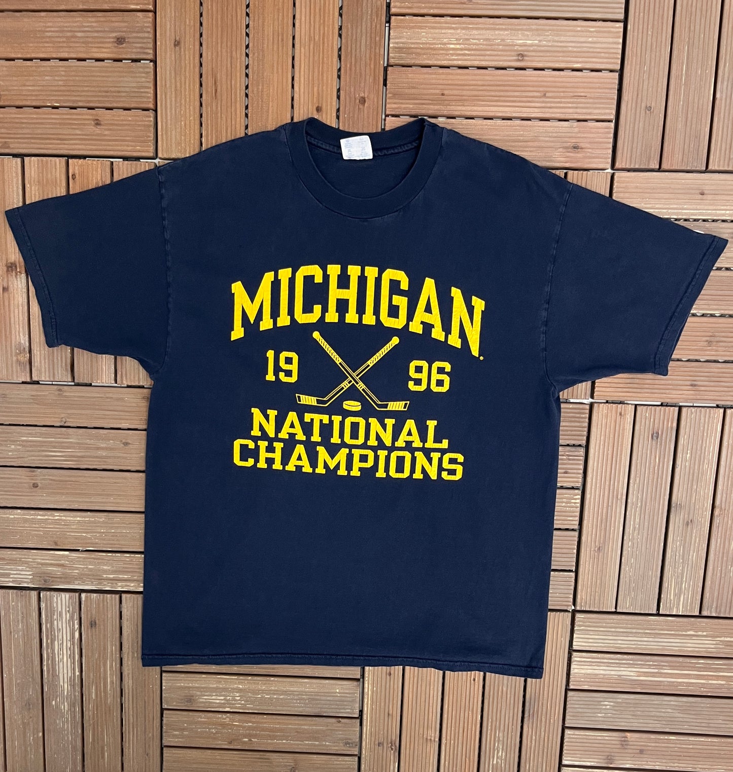 Michigan Wolverines Hockey National Champions 1996 Graphic Tee | Size X-Large | Vintage 1990s College Hockey Blue T-Shirt |