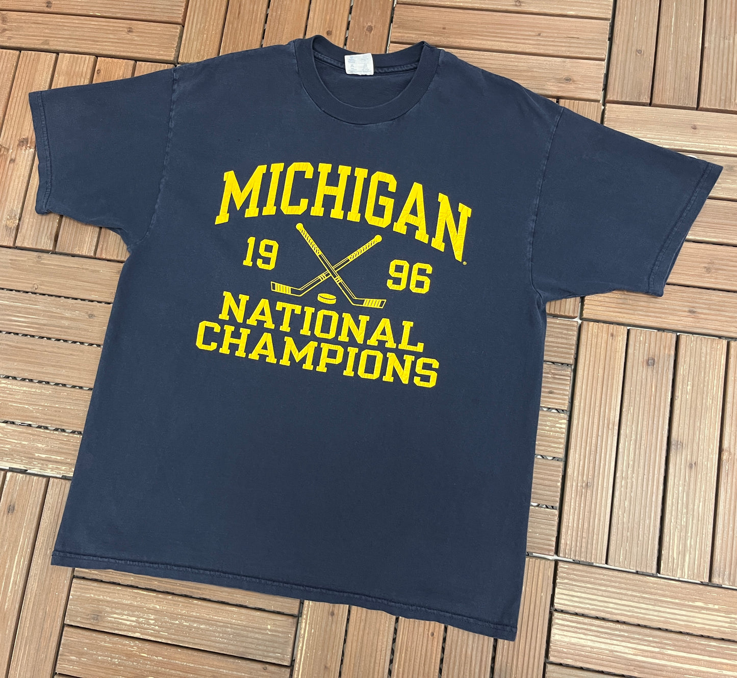 Michigan Wolverines Hockey National Champions 1996 Graphic Tee | Size X-Large | Vintage 1990s College Hockey Blue T-Shirt |