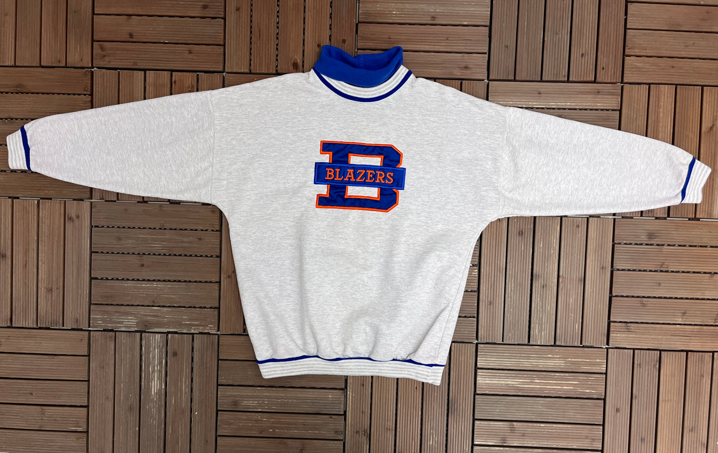 Kamloops Blazers Stitched Graphic Crewneck | Size Large | Vintage 1990s CHL Hockey Grey Turtleneck |