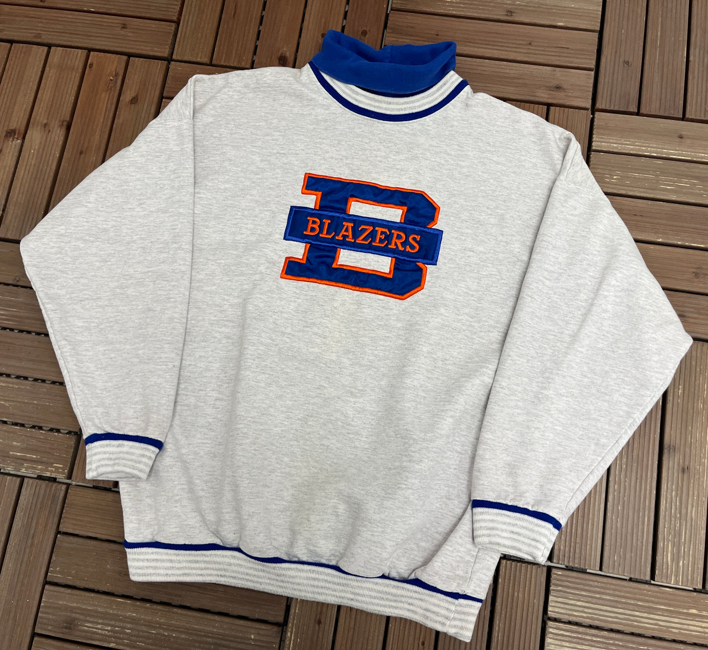 Kamloops Blazers Stitched Graphic Crewneck | Size Large | Vintage 1990s CHL Hockey Grey Turtleneck |