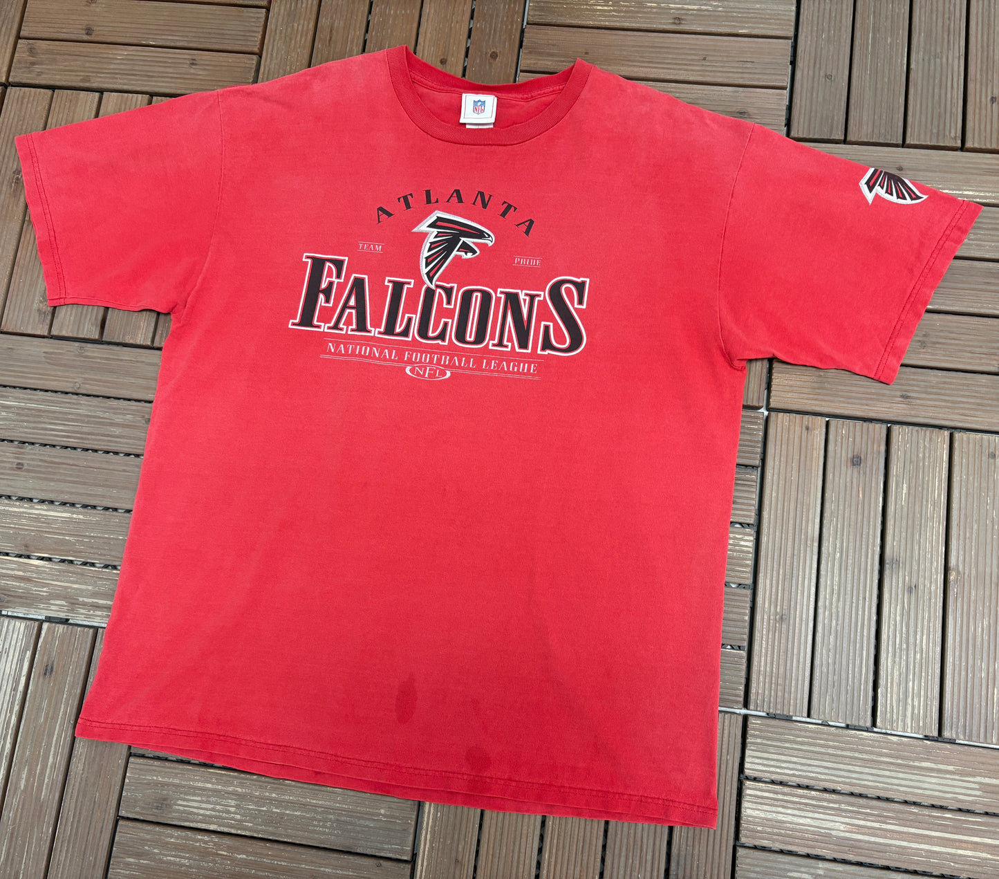Atlanta Falcons Football Graphic Tee | Size X-Large | Vintage 2000s NFL Football Red T-Shirt |