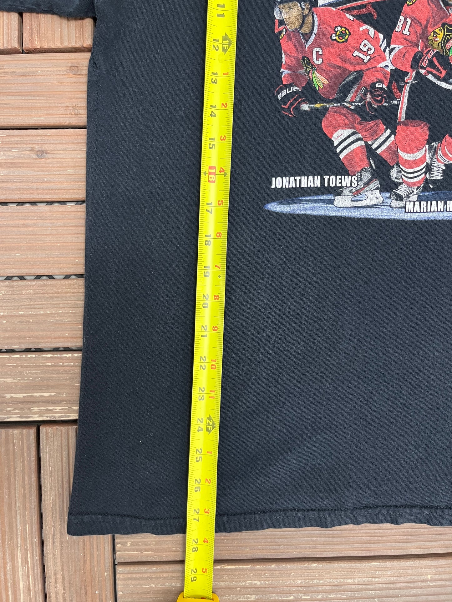 Chicago Blackhawks Graphic Tee | Size X-Large | Vintage 2000s NHL Hockey Black T-Shirt |