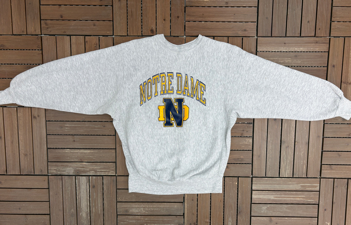 Notre Dame Fighting Irish Graphic Crewneck | Size X-Large | Vintage 1990s Reverse Weave College Grey Sweater |