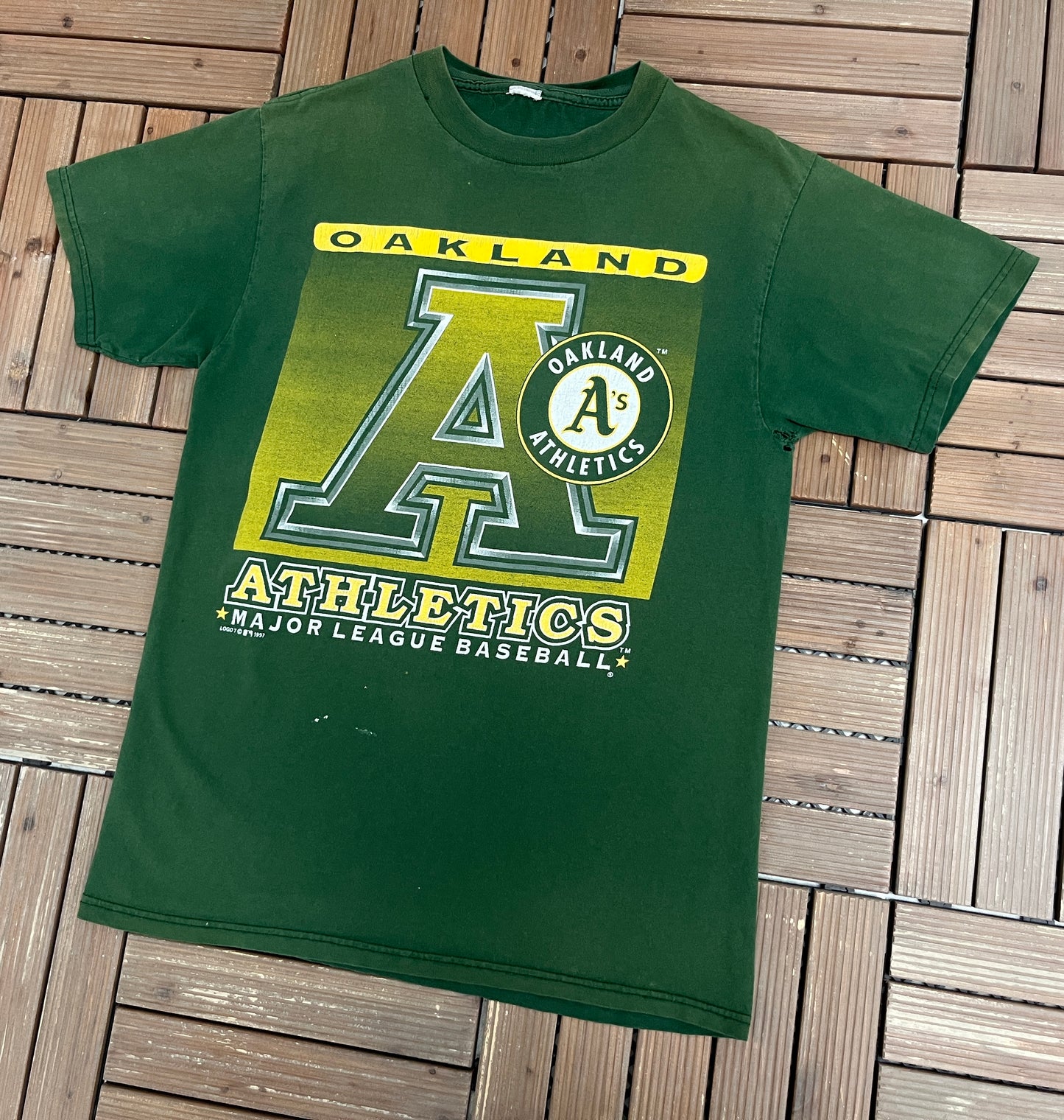 Oakland Athletics Graphic Tee | Size Large | Vintage 1990s MLB Baseball Green T-Shirt |