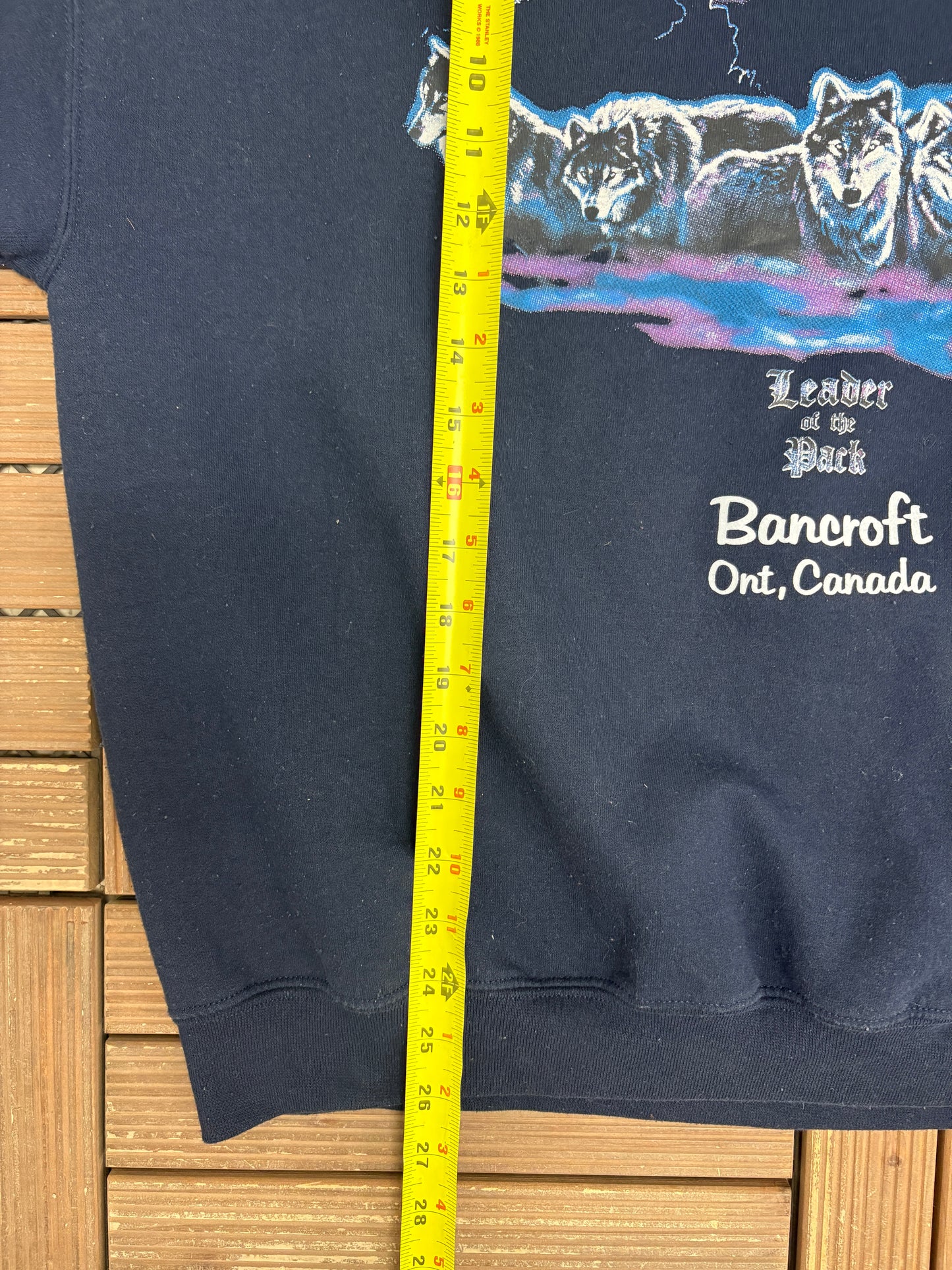 Wolves Leader Of The Pack Bancroft, ON Graphic Crewneck | Size X-Large | Vintage 2000s Tourist Promotional Blue Sweater |