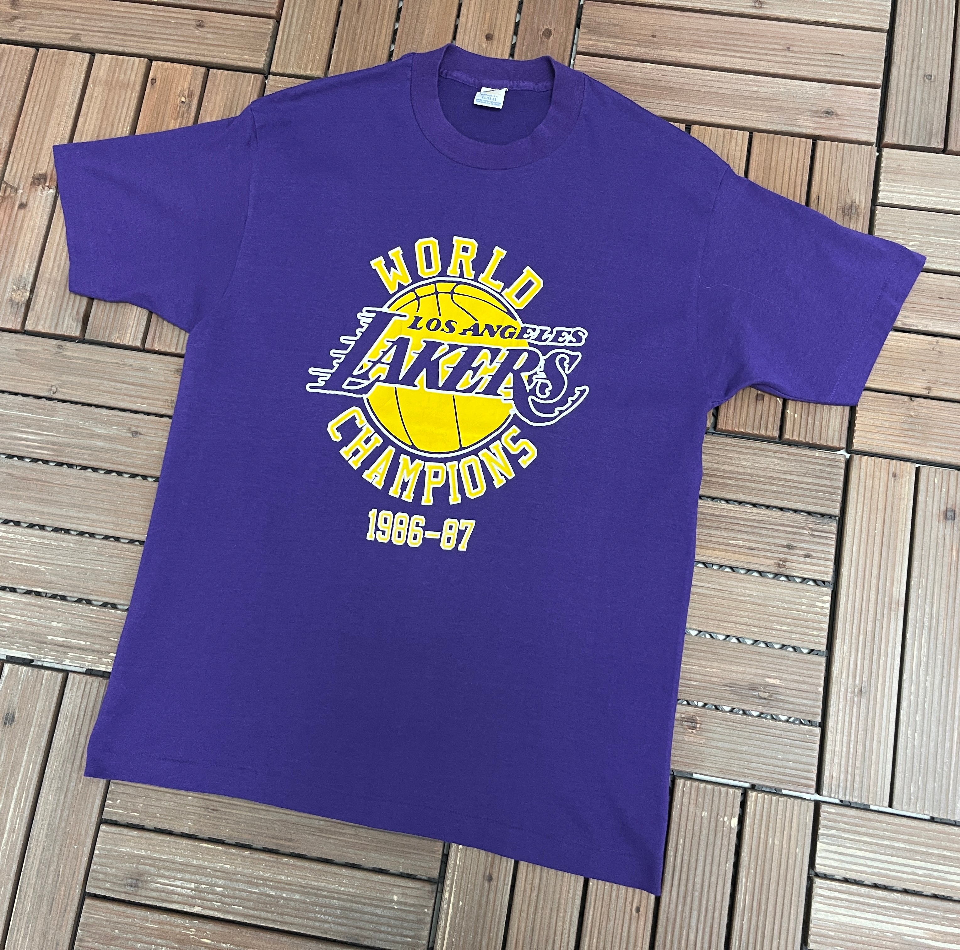 vintage lakers graphic tee