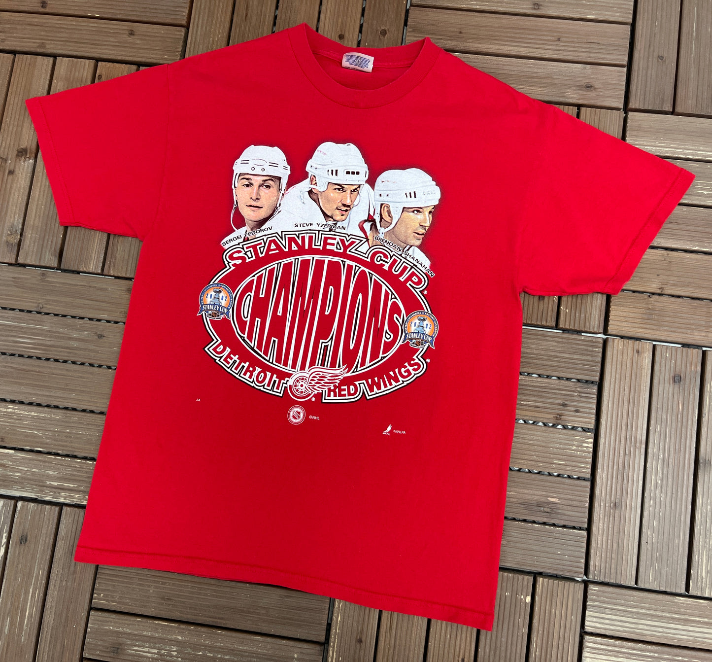 Detroit Red Wings Stanley Cup Champions 2002 Graphic Tee | Size Large | Vintage 2000s NHL Hockey Red T-Shirt |