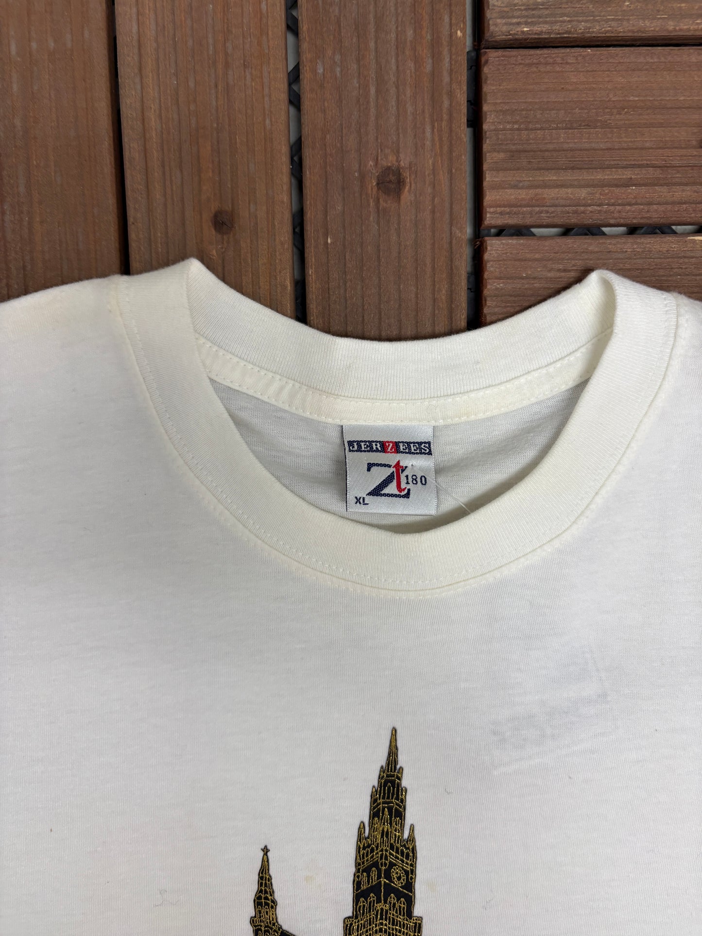 Munchen Neues Rathaus Graphic Tee | Size X-Large | Vintage 2000s Promotional Tourist White T-Shirt |