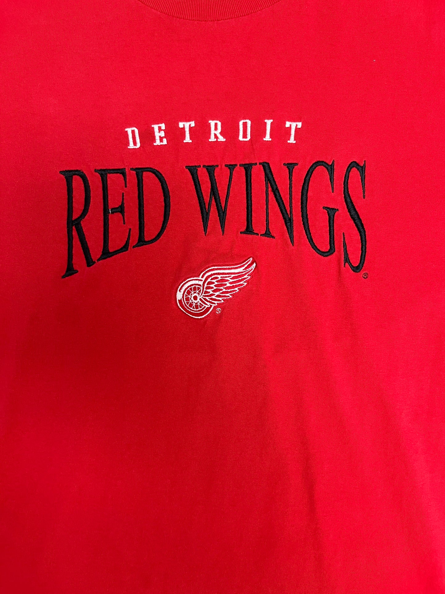 Detroit Red Wings Embroidered Graphic Tee | Size X-Large | Vintage 1990s NHL Hockey Red T-Shirt |