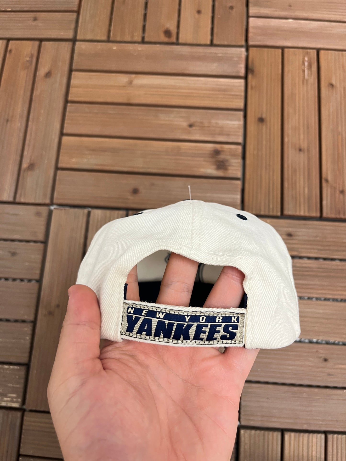 New York Yankees Graphic Hat | Strap Back | Vintage 2000s MLB Baseball White Cap |