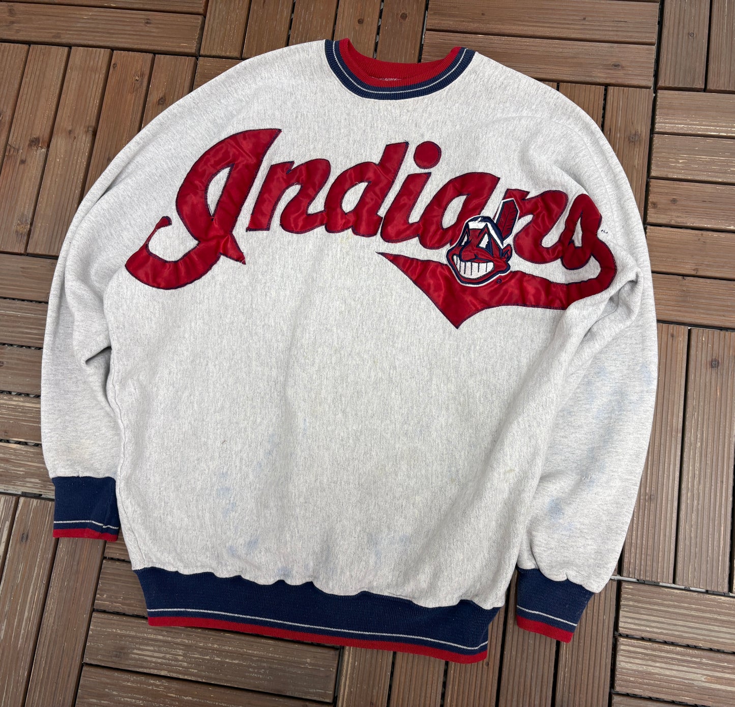 Cleveland Indians Wingspan Graphic Crewneck | Size X-Large | Vintage 1990s MLB Baseball Grey Sweater |