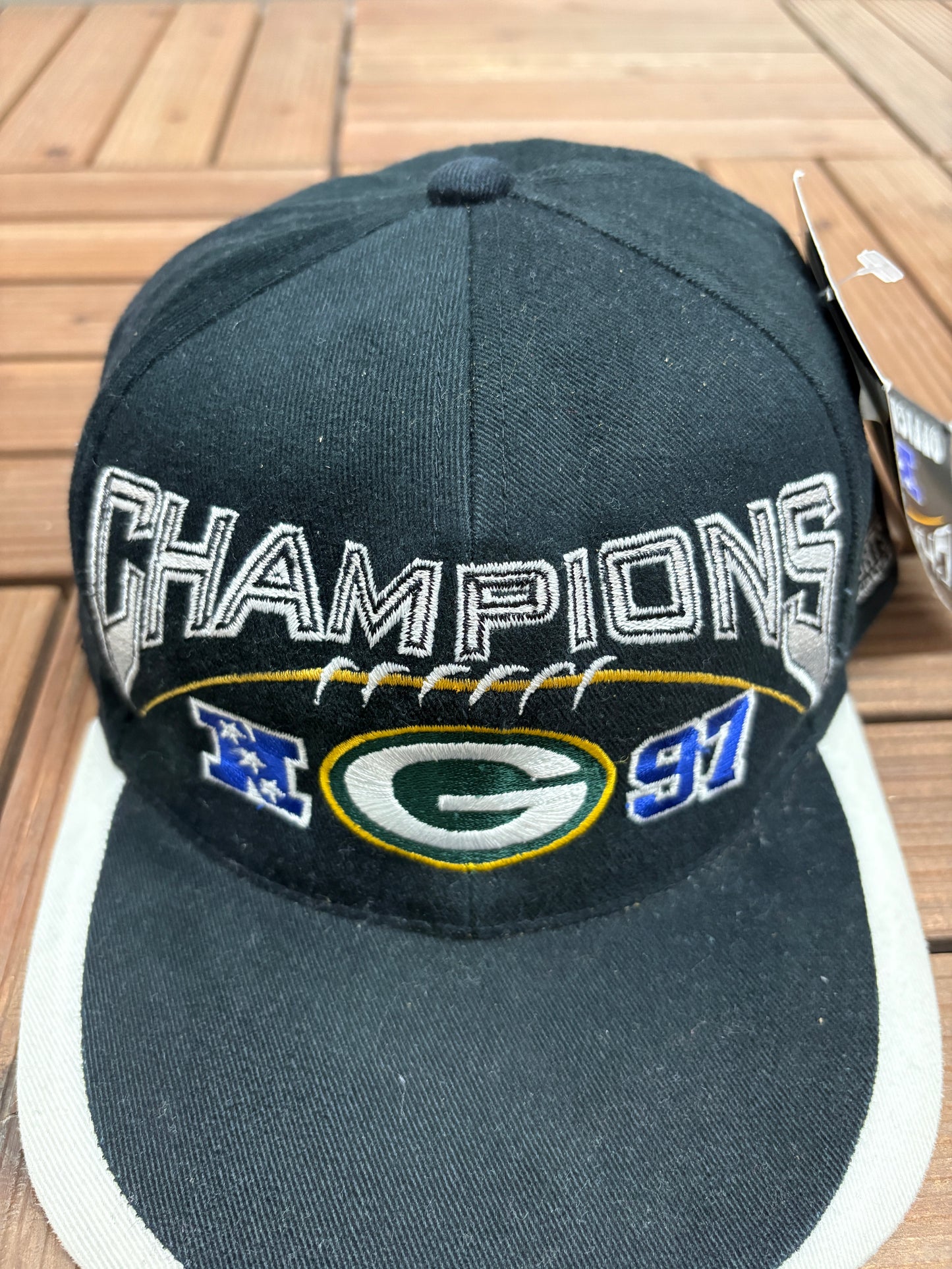 Green Bay Packers 1997 NFC Champions Graphic Hat | Snap Back | Vintage 1990s Sports Specialties NFL Black Cap |