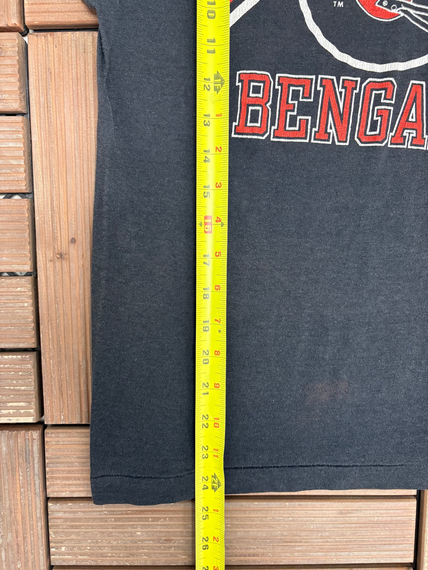 Cincinnati Bengals Graphic Tee | Size Large | Vintage 1990s NFL Football Black T-Shirt |