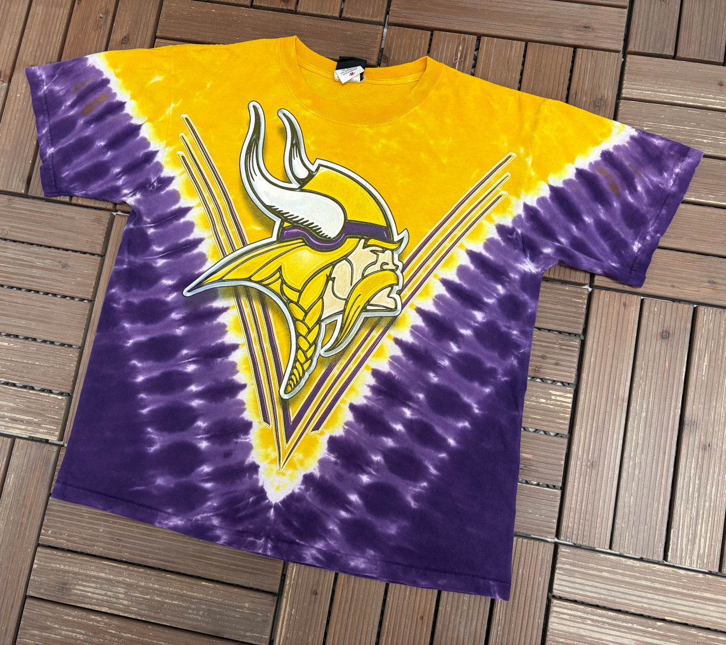 Minnesota Vikings Graphic Tee | Size Medium | Vintage 2000s NFL Football Tie Dye T-Shirt |