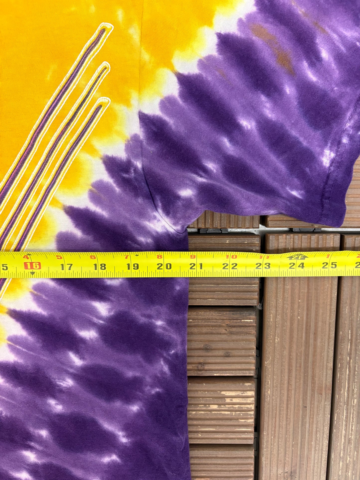 Minnesota Vikings Graphic Tee | Size Medium | Vintage 2000s NFL Football Tie Dye T-Shirt |
