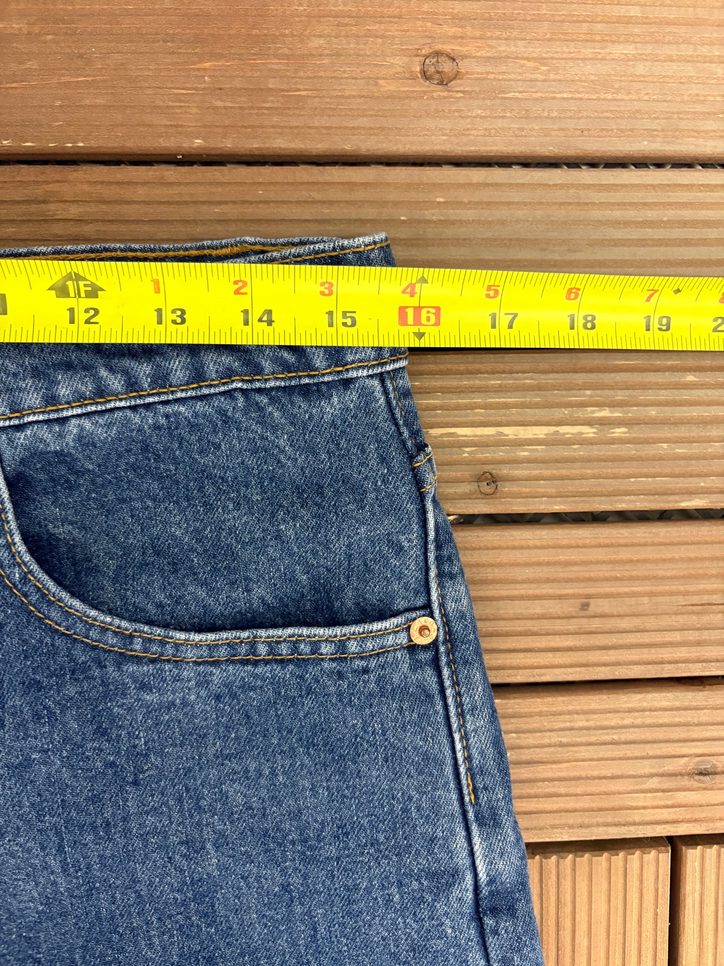 Levi Strauss & Co 550 Relaxed Fit Blue Denim Jeans | Size 32 x 30 | Vintage 2000s Levi's Blue Jeans |