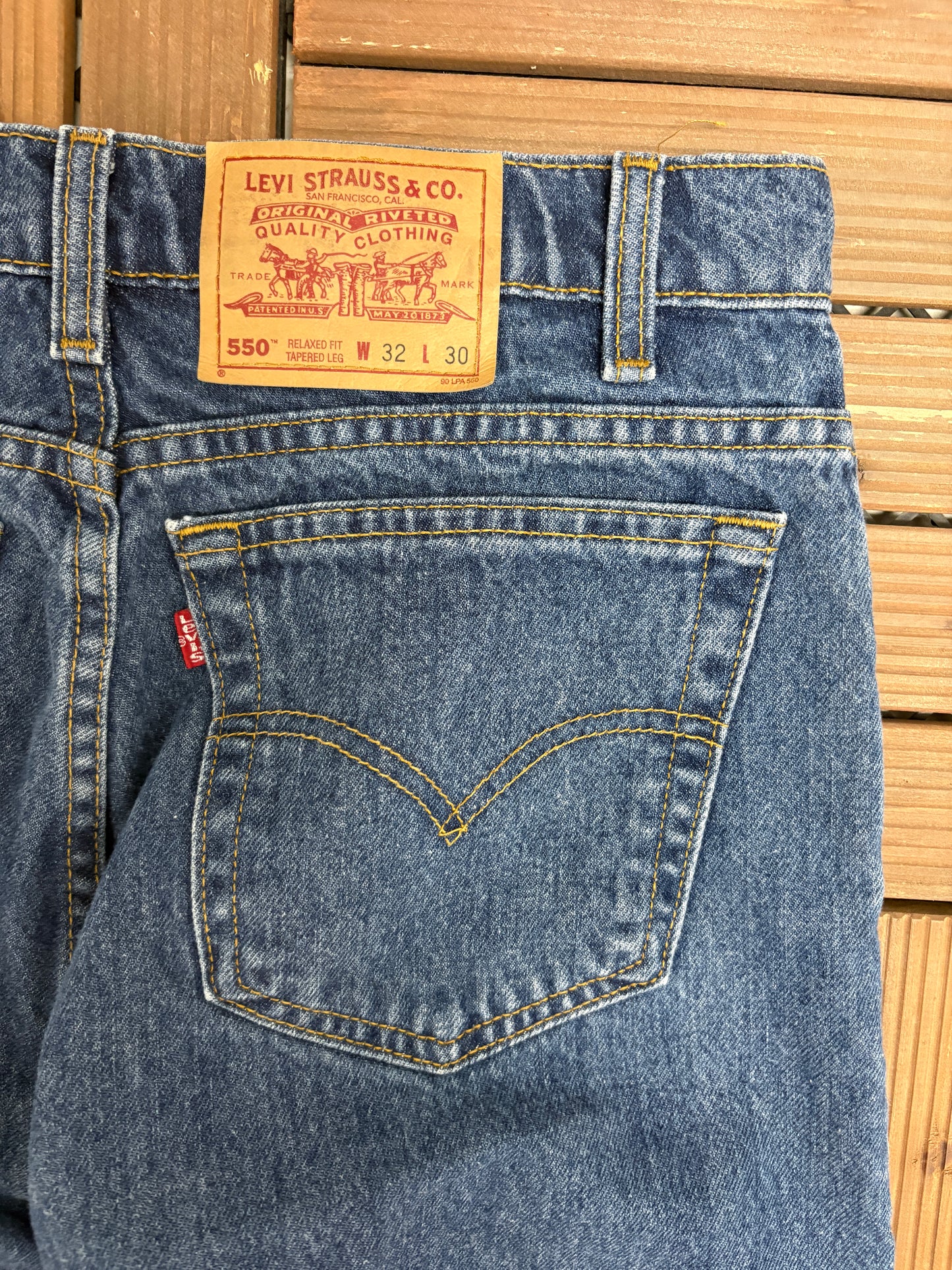 Levi Strauss & Co 550 Relaxed Fit Blue Denim Jeans | Size 32 x 30 | Vintage 2000s Levi's Blue Jeans |
