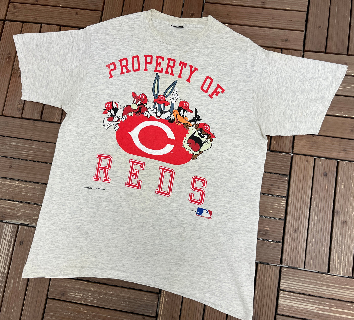 Cincinnati Reds Looney Tunes Graphic Tee | Size X-Large | Vintage 1990s MLB Baseball Grey T-Shirt |