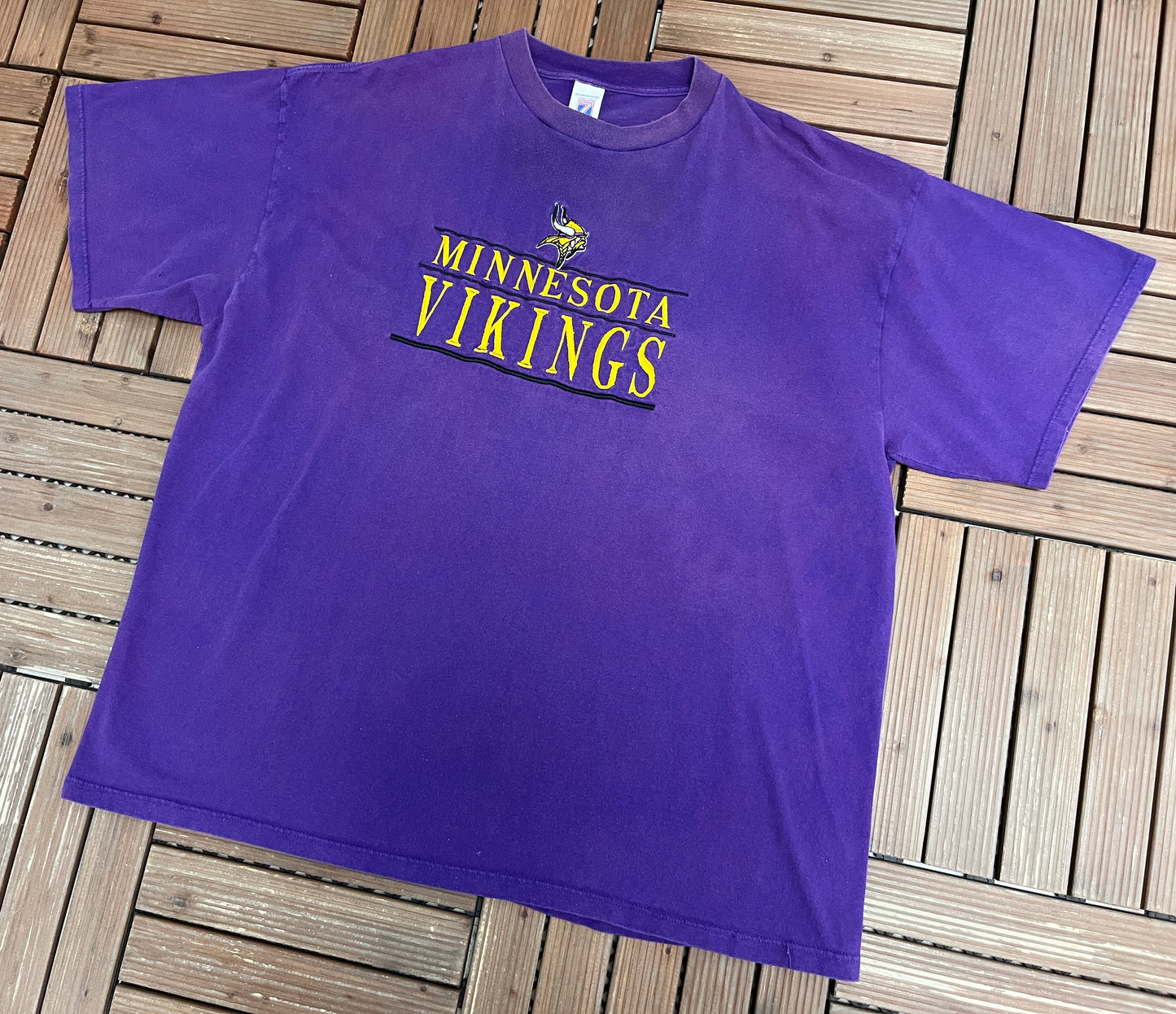 Minnesota Vikings Embroidered Graphic Tee | Size 3X-Large | Vintage 1990s NFL Football  Purple T-Shirt |