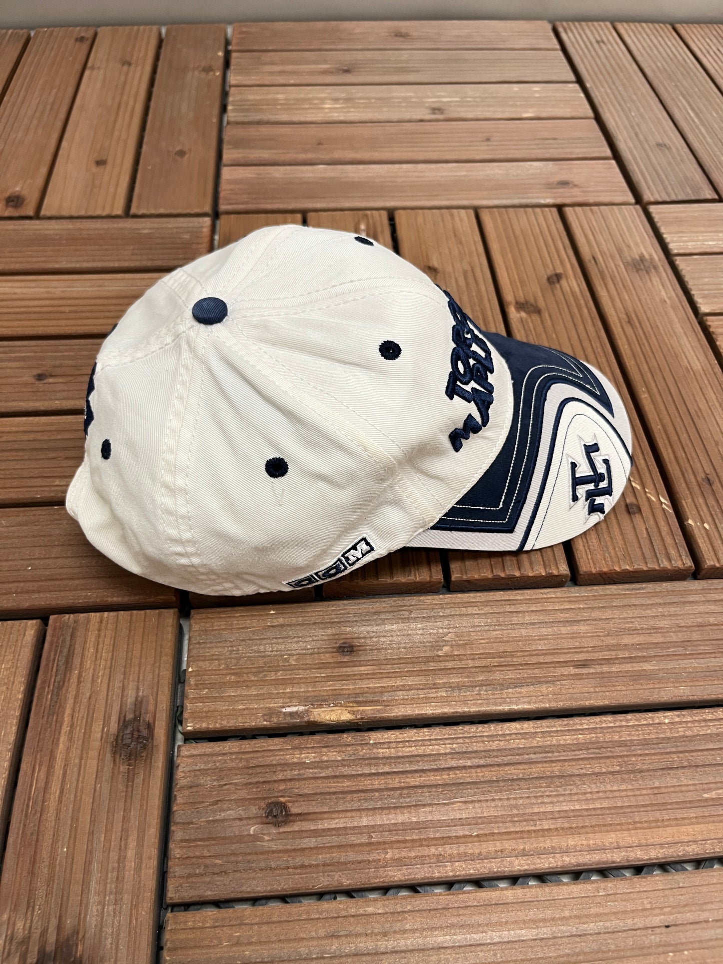 Toronto Maple Leafs Graphic Hat | Strap Back | Vintage 2000s NHL Hockey White Cap |