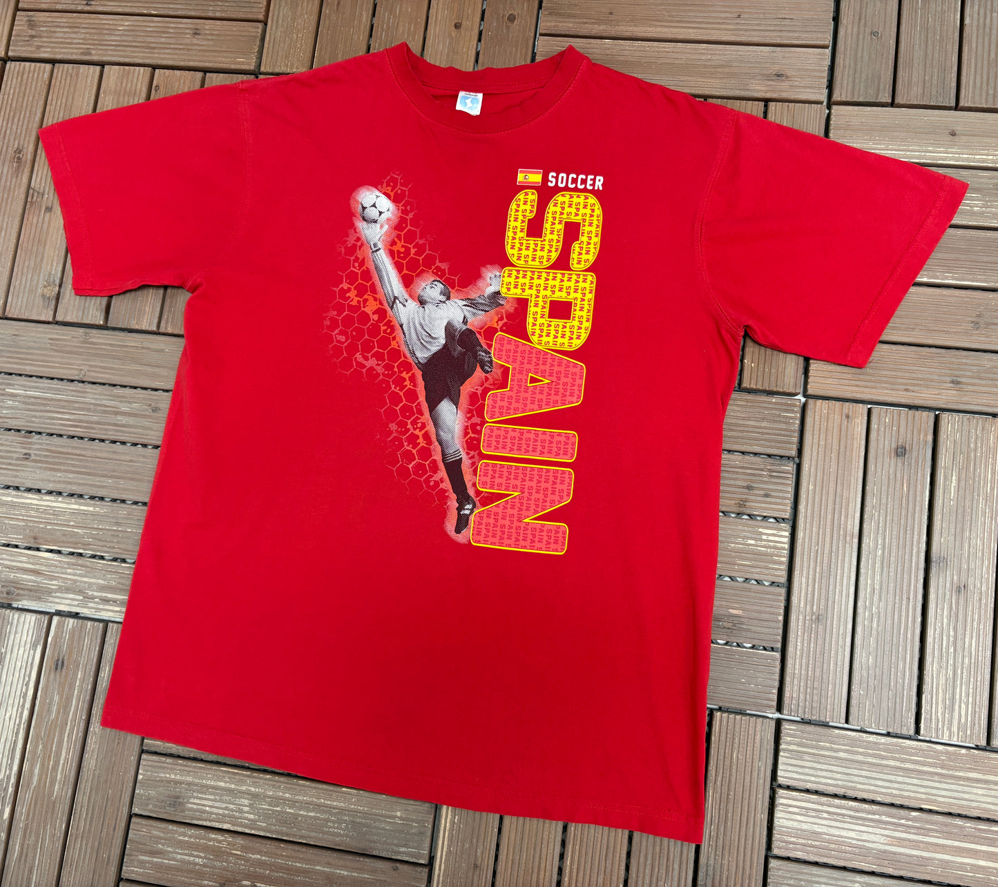 Spain National Football Team Graphic Tee | Size Large | Vintage 2000s Soccer Red T-Shirt |