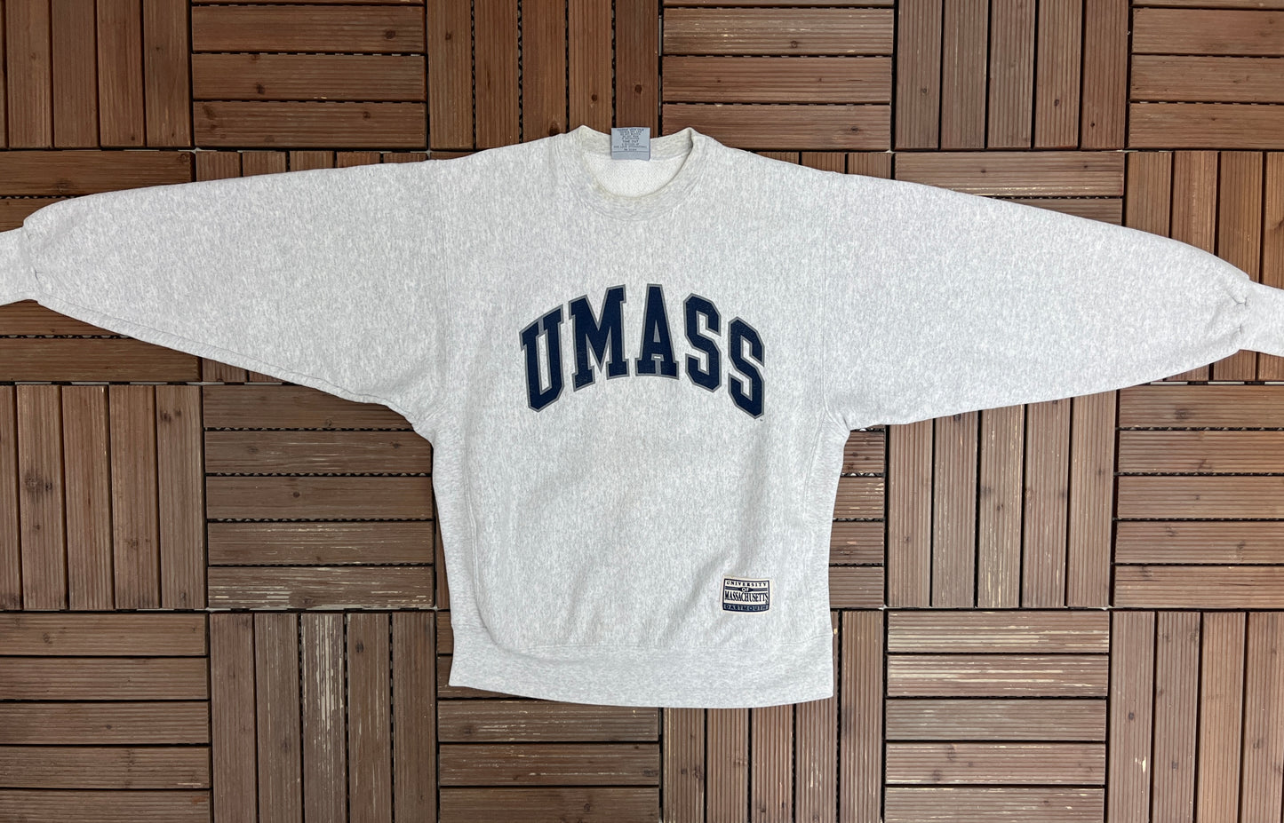 University of Massachusetts Dartmouth Graphic Crewneck | Size X-Large | Vintage 2000s College Grey Sweater |