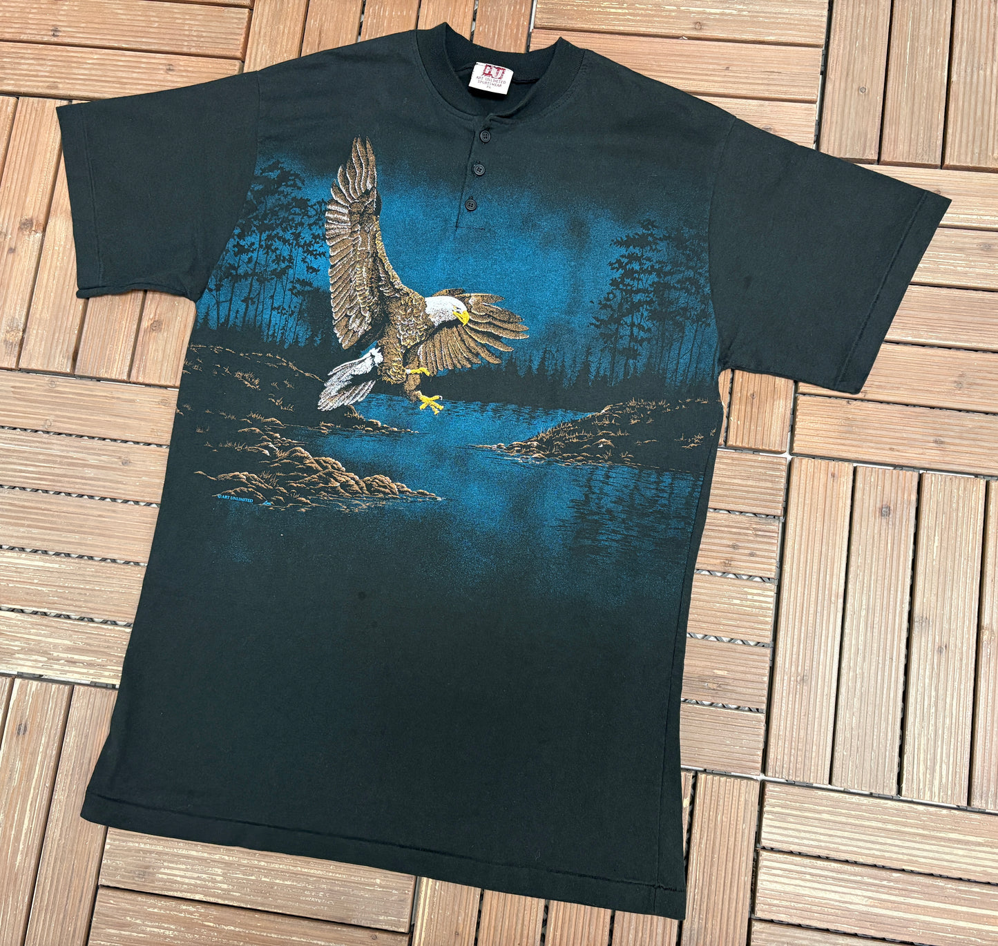 Soaring Bald Eagle Graphic Tee | Size X-Large | Vintage 1990s Animal Black Henley T-Shirt |