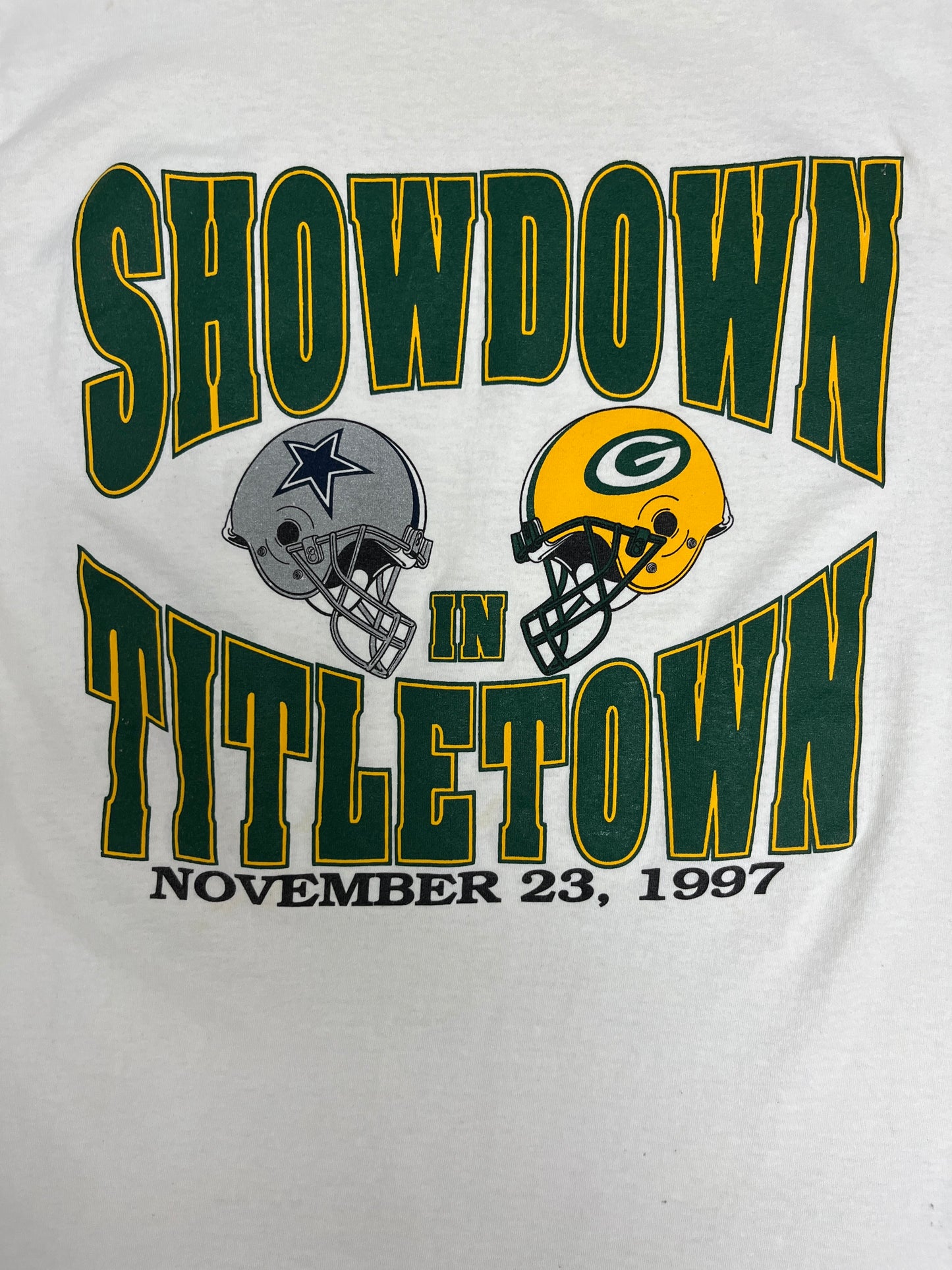 Green Bay Packers Showdown In Titletown Graphic Tee | Size Large | Vintage 1990s NFL Football White T-Shirt |