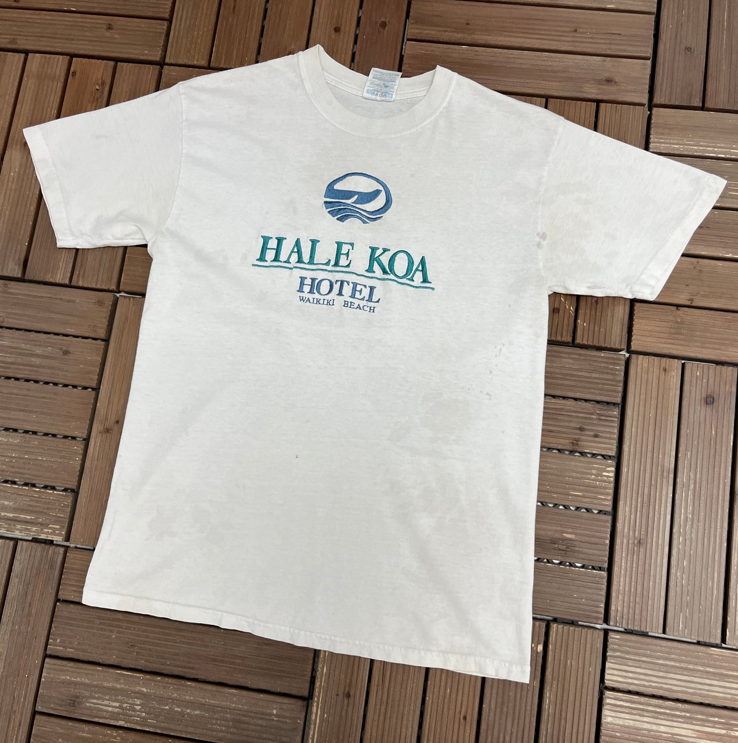 Hale Koa Hotel Waikiki Beach Graphic Tee | Size Medium | Vintage 2000s Tourist White T-Shirt |