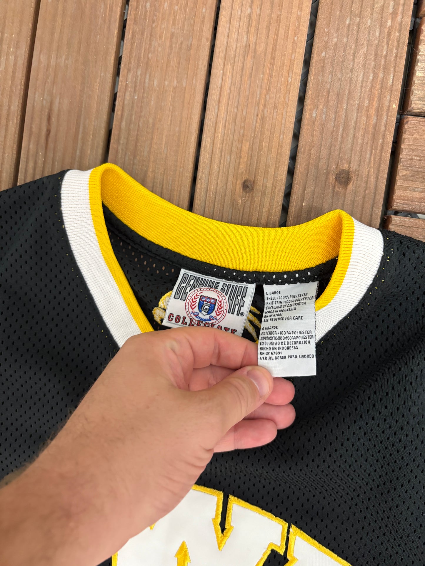 Iowa Hawkeyes Stitched Basketball Jersey | Size Large | Vintage 2000s College Black Jersey |