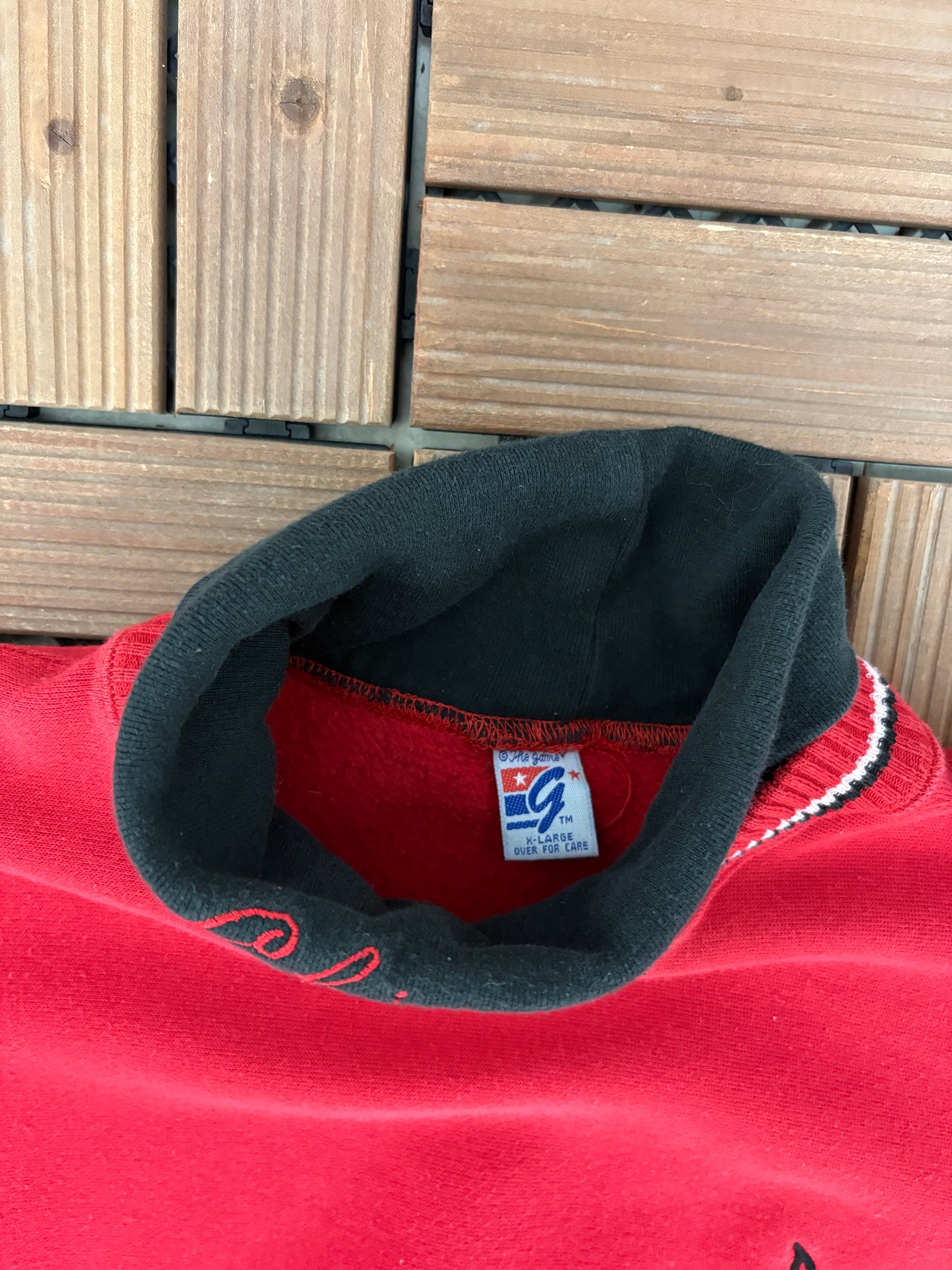 Chicago Bulls Embroidered Turtleneck Graphic Crewneck | Size X-Large | Vintage 1990s NBA Basketball Red Sweater |