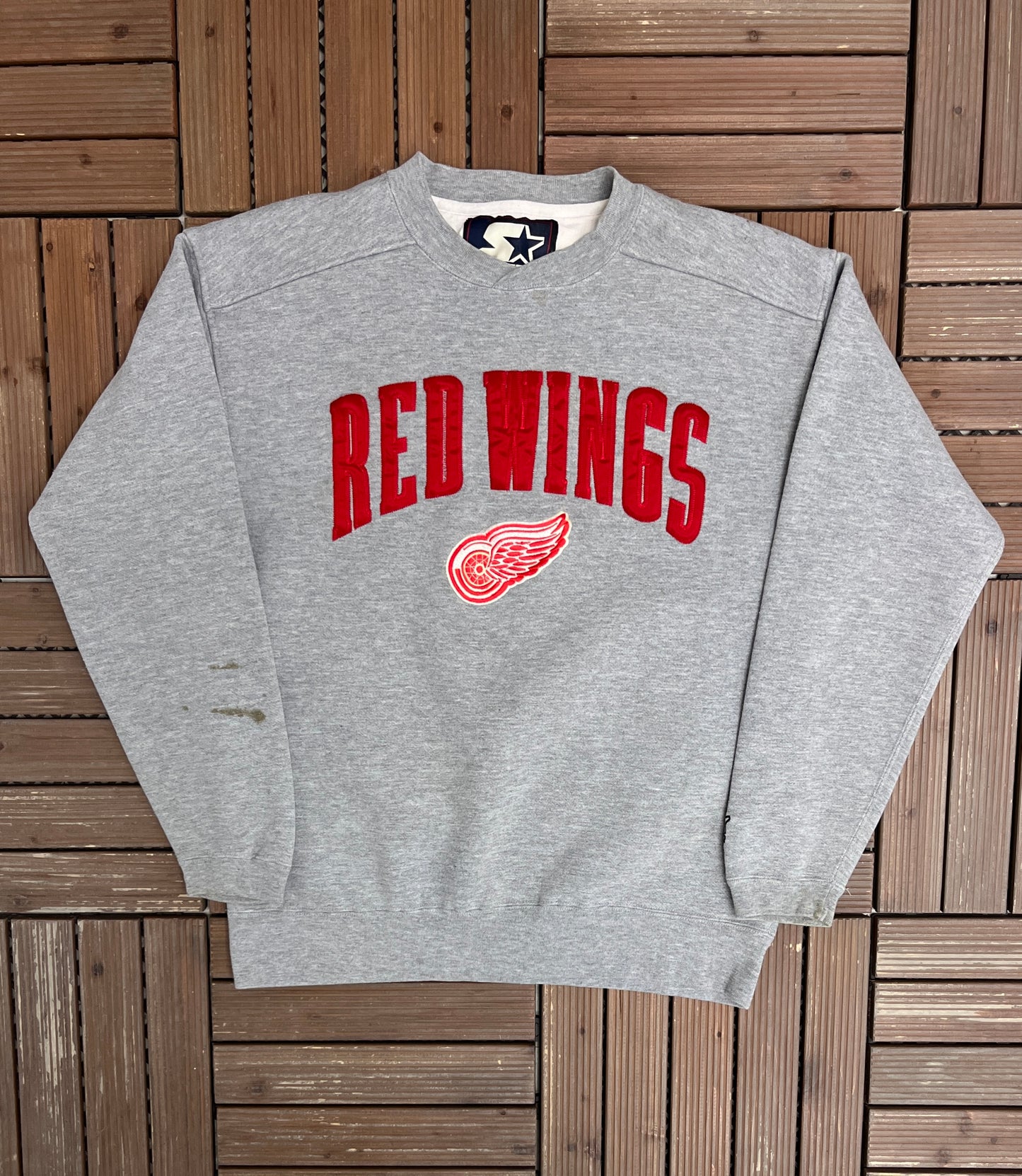 Detroit Red Wings Stitched Graphic Crewneck | Size Medium | Vintage 1990s NHL Hockey Grey Sweater |