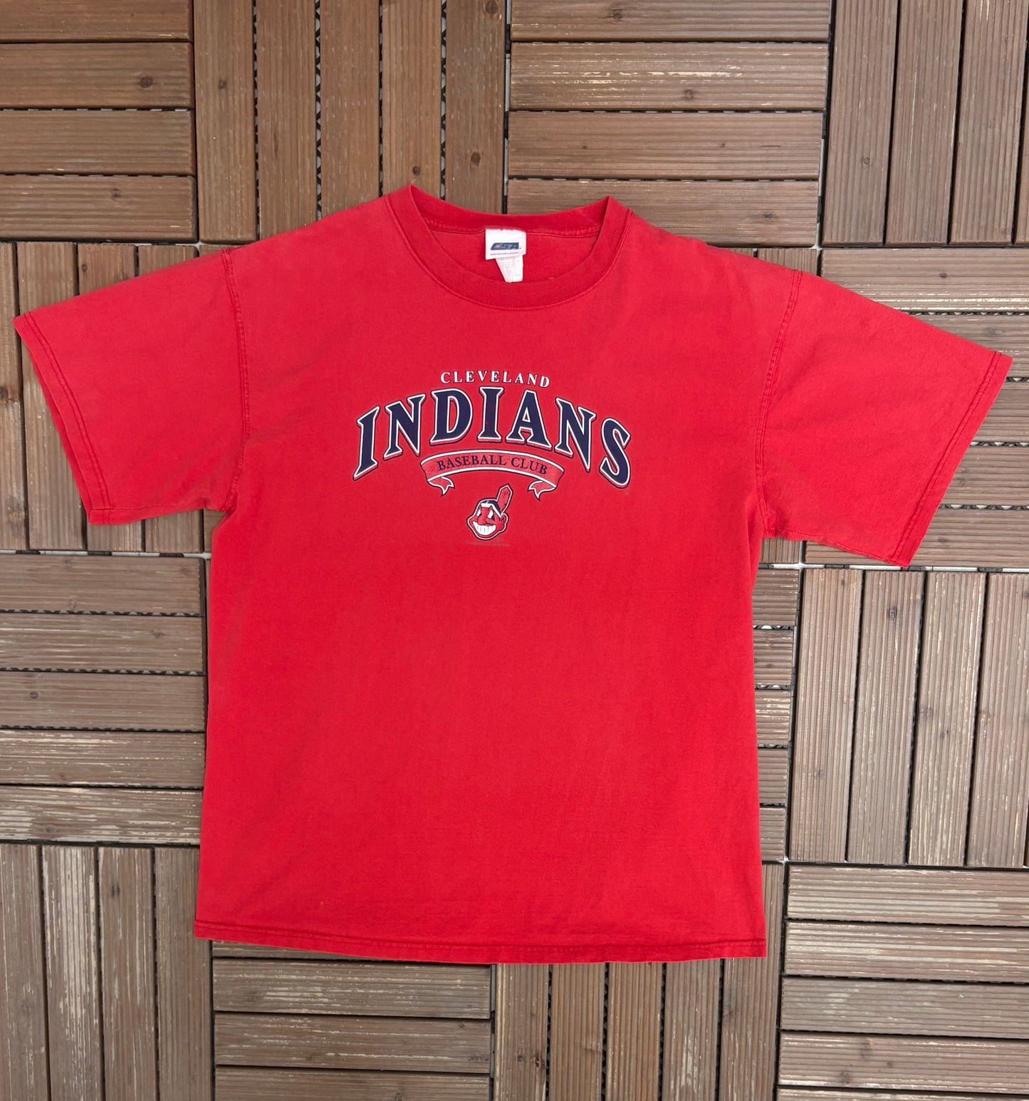 Cleveland Indians Graphic Tee | Size Large | Vintage 2000s MLB Baseball Red T-Shirt |