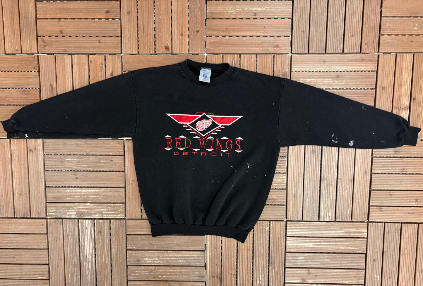 Detroit Red Wings Graphic Crewneck | Size Medium | Vintage 1990s NHL Hockey Black Sweater |