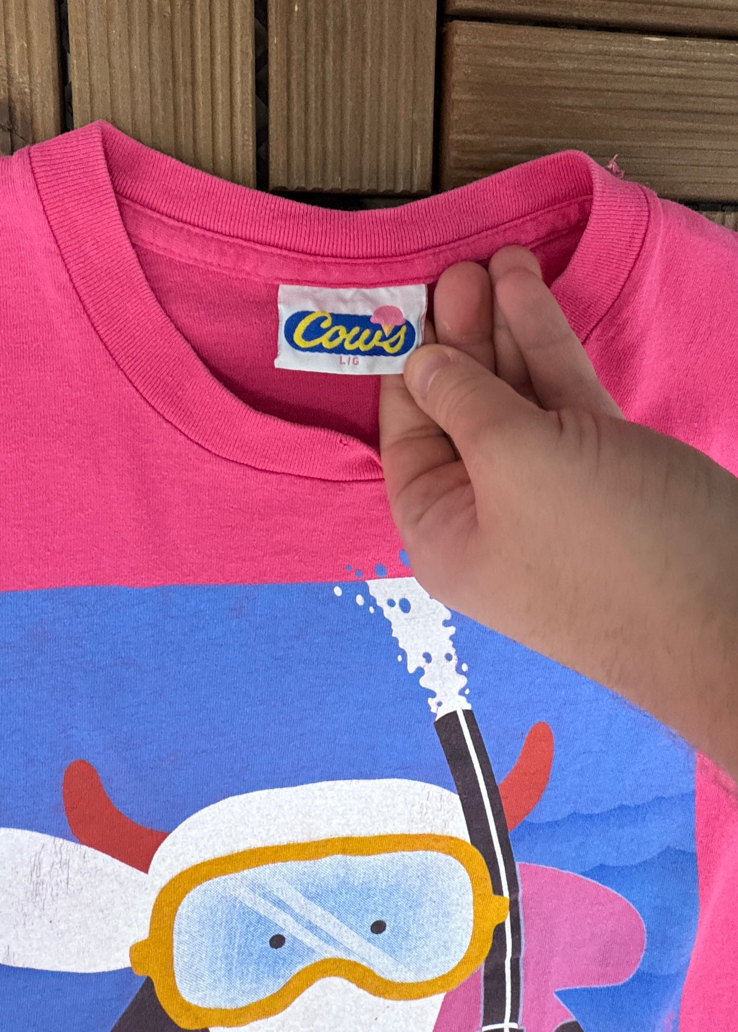 Cows Creamery Prince Edward Island Graphic Tee | Size Large | Vintage 1980s Promotional Pink T-Shirt |