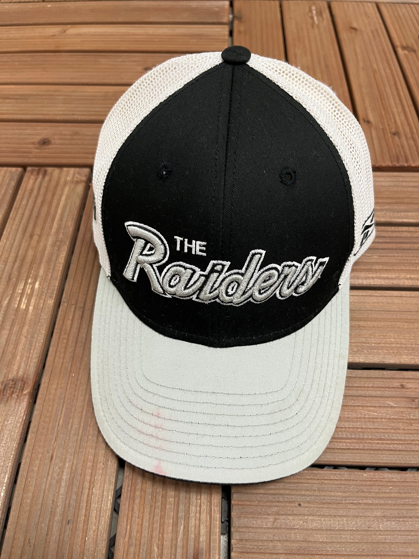 Oakland Raiders Embroidered Graphic Hat | Snap Back | Vintage 2000s Reebok NFL Football Black Cap |