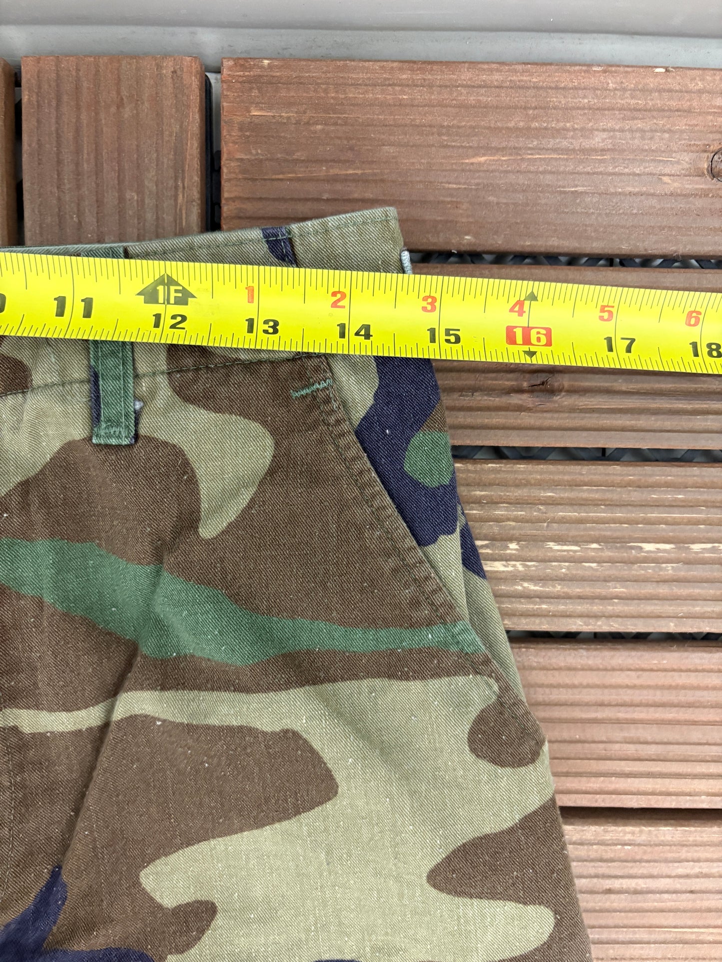 Camouflage Military Cargo Pants | Size Small-Long | Vintage 1990s Camouflage Green Cargo Pants |