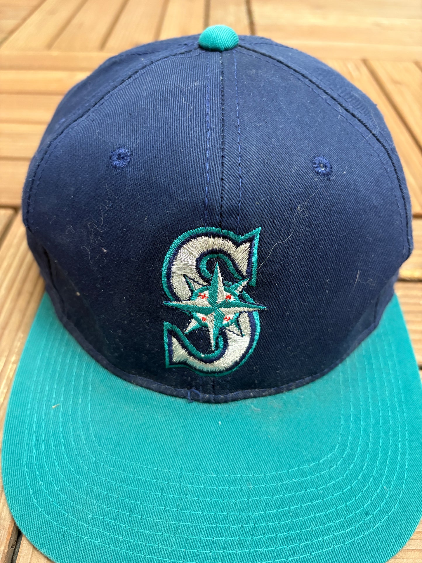 Seattle Mariners Embroidered Graphic Hat | Snap Back | Vintage 2000s MLB Baseball Blue Hat |