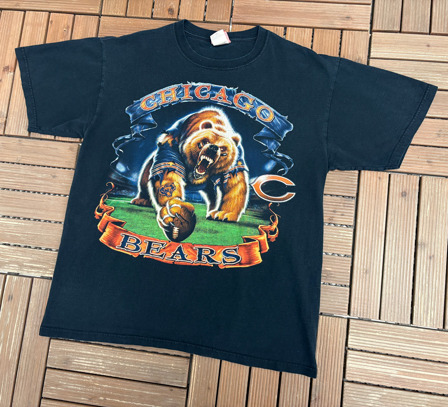 Chicago Bears Graphic Tee | Size Large | Vintage 2000s NFL Football Black T-Shirt |