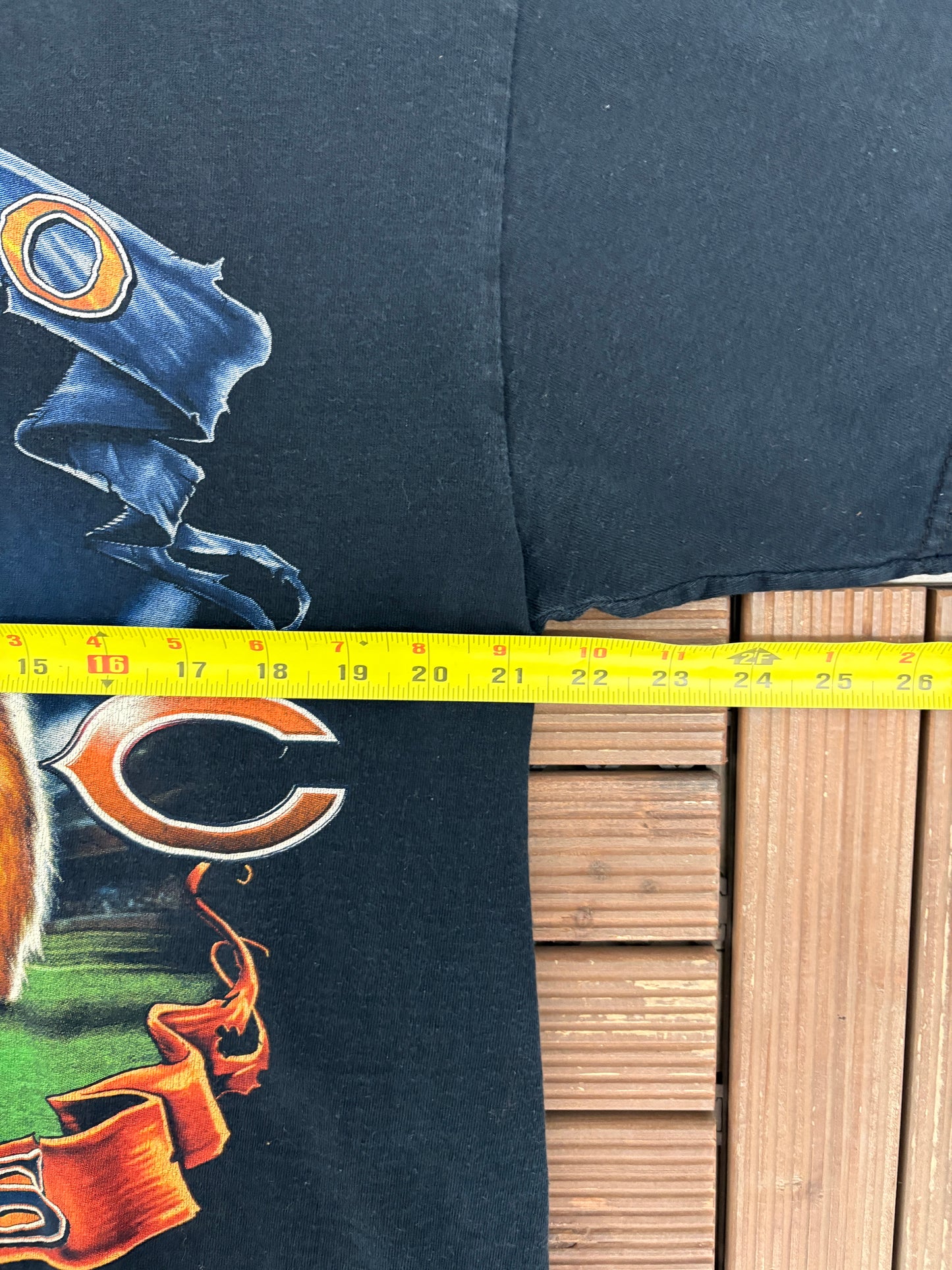 Chicago Bears Graphic Tee | Size Large | Vintage 2000s NFL Football Black T-Shirt |