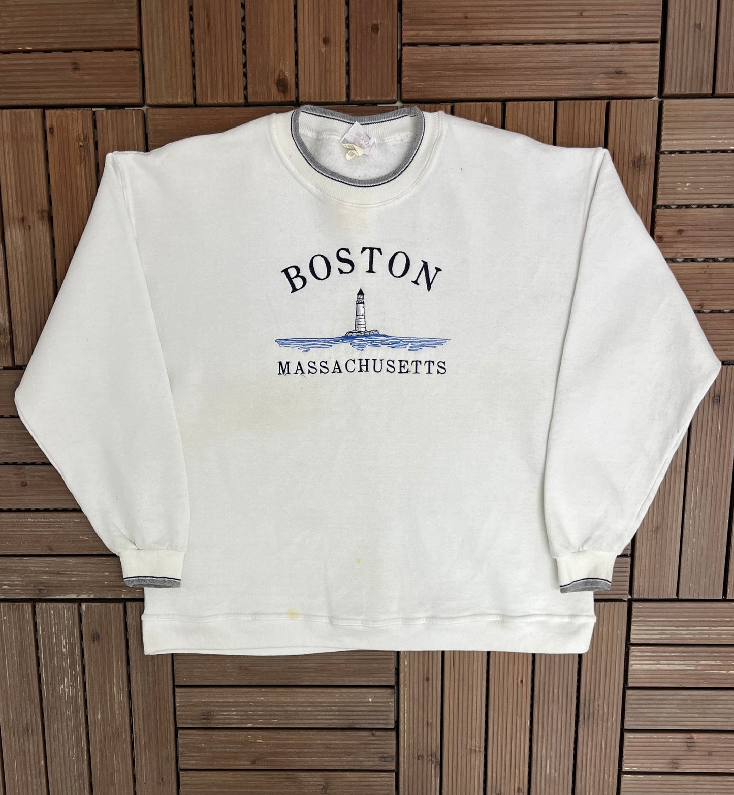 Boston, Massachusetts Lighthouse Embroidered Graphic Crewneck | Size Large | Vintage 1990s Promotional White Sweater |