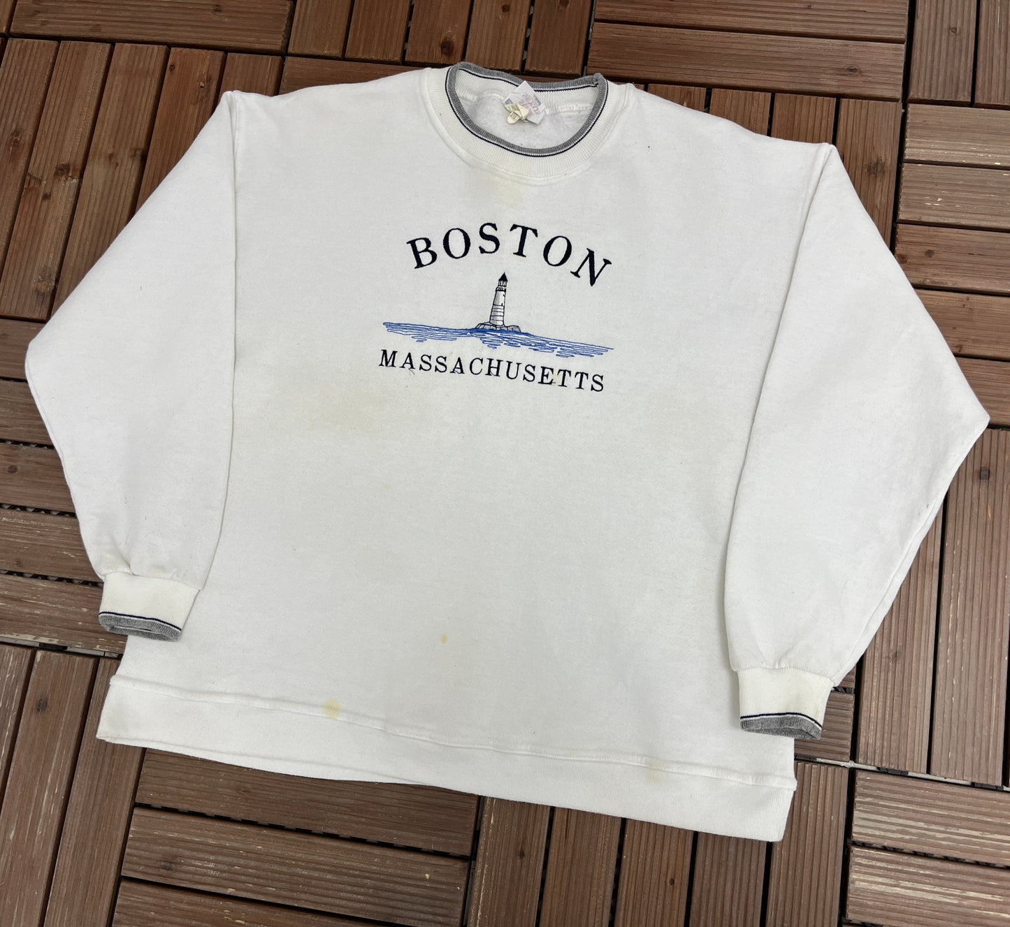 Boston, Massachusetts Lighthouse Embroidered Graphic Crewneck | Size Large | Vintage 1990s Promotional White Sweater |