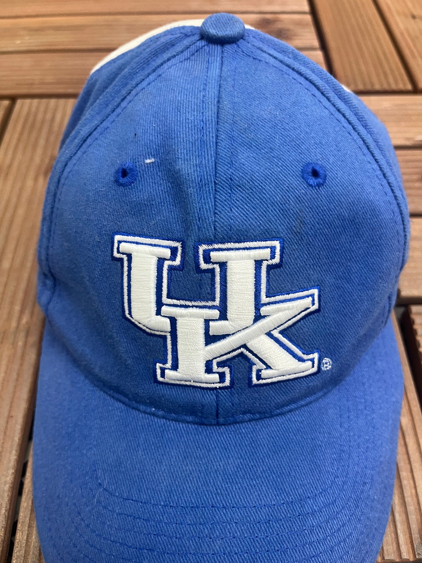 Kentucky Wildcats Embroidered Graphic Hat | Metal Clasp | Vintage 1990s Starter Blue Cap |