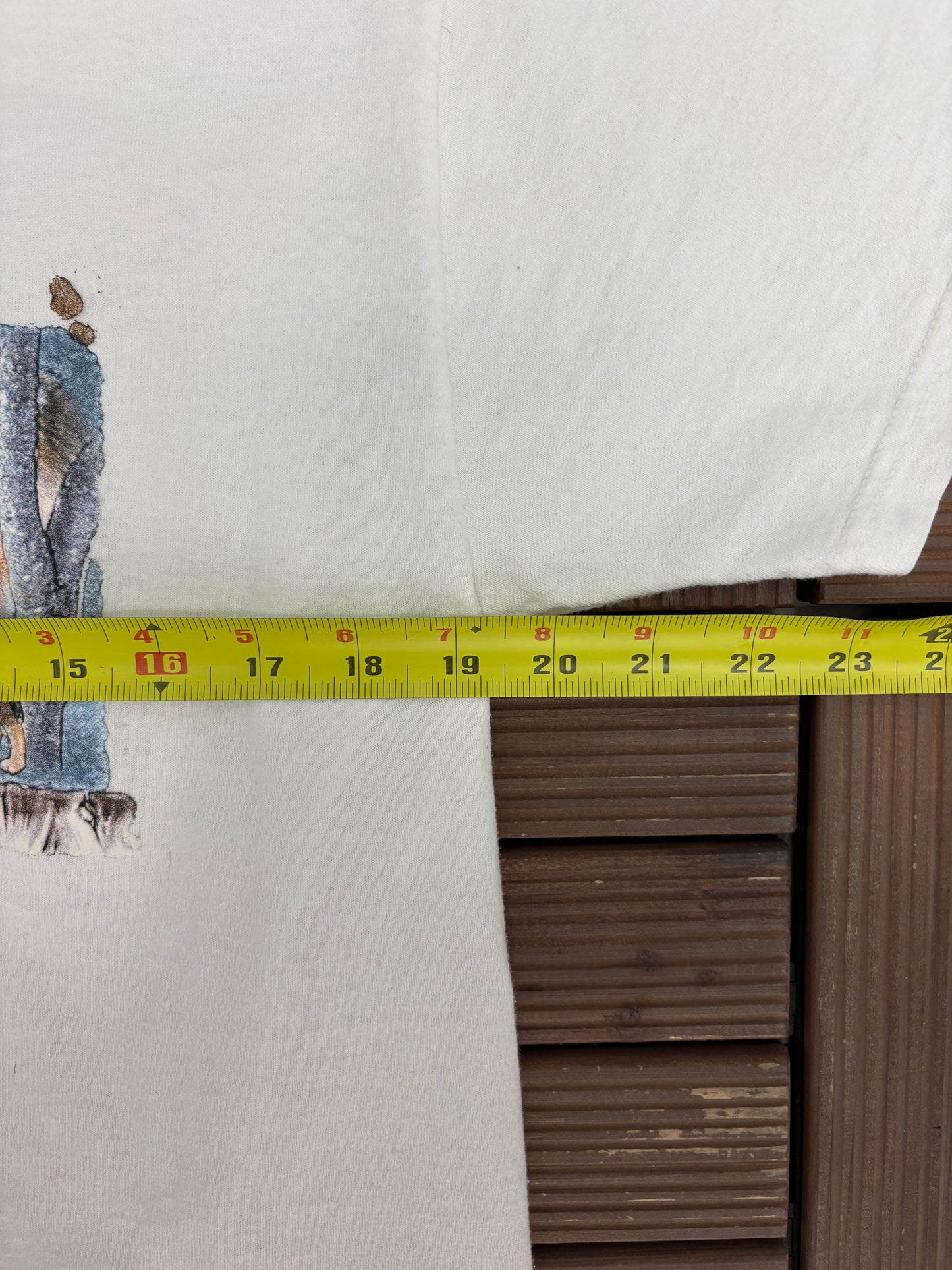 Wolves Scenic Graphic Tee | Size Large | Vintage 2000s Animal White T-Shirt |