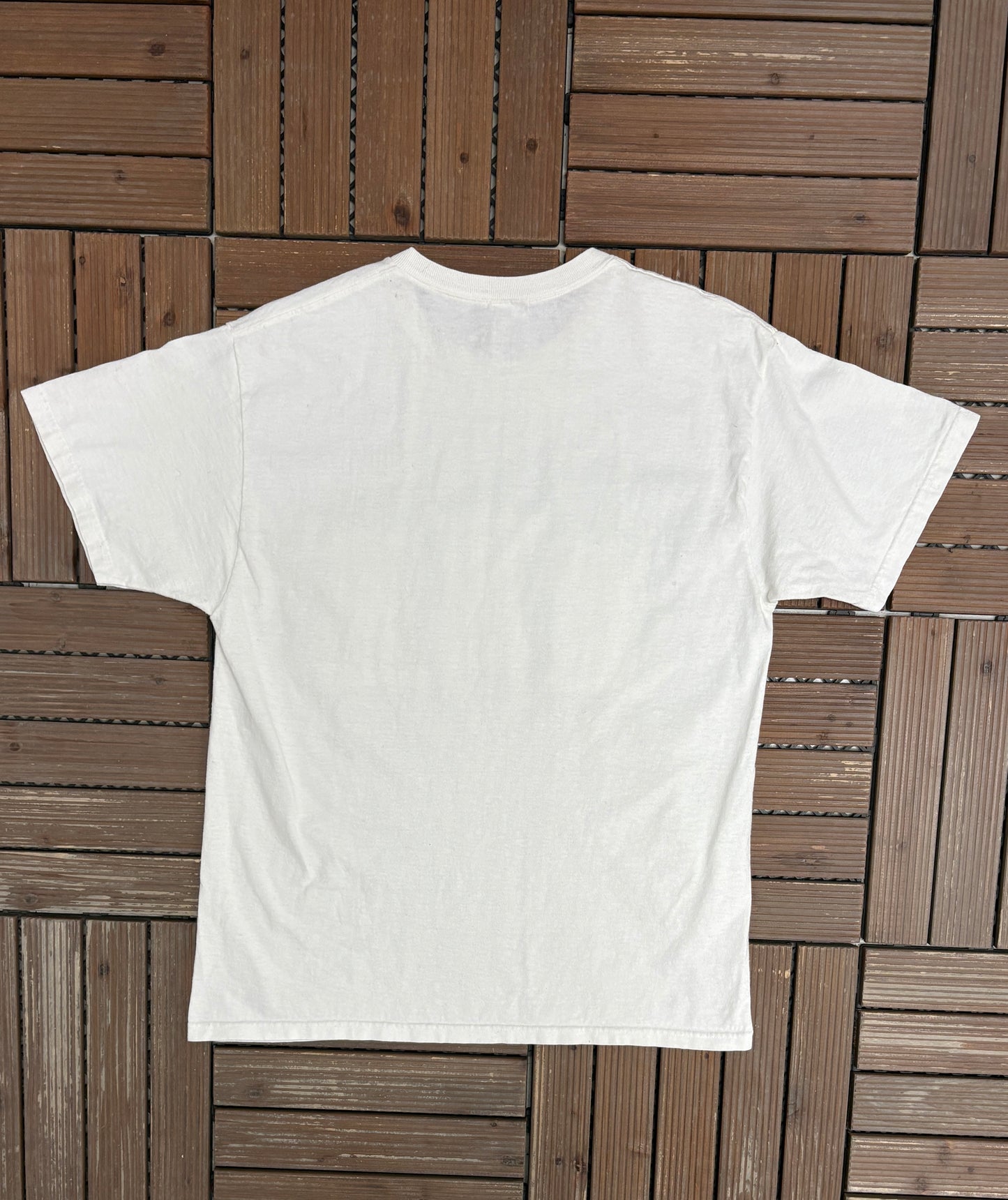 Wolves Scenic Graphic Tee | Size Large | Vintage 2000s Animal White T-Shirt |