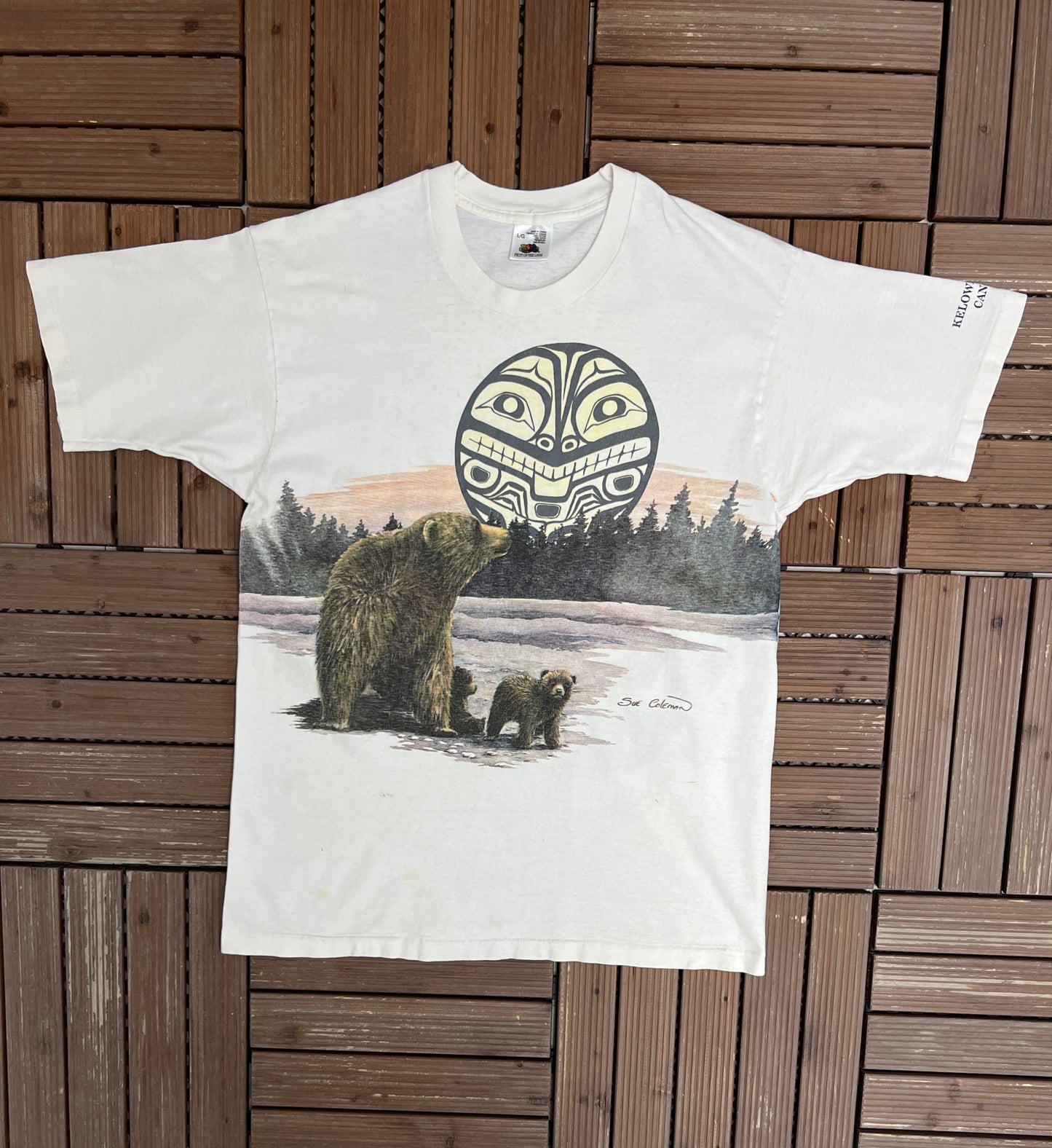 Kelowna, British Columbia Scenic Graphic Tee | Size Large | Vintage 1990s Scenic Animal White T-Shirt |