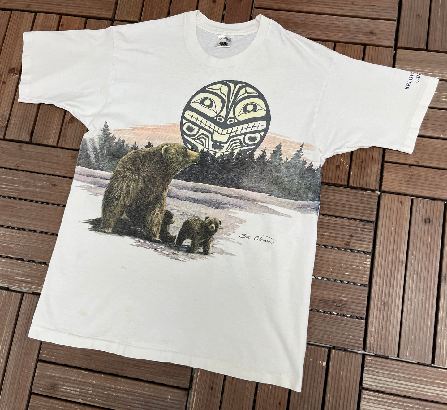 Kelowna, British Columbia Scenic Graphic Tee | Size Large | Vintage 1990s Scenic Animal White T-Shirt |